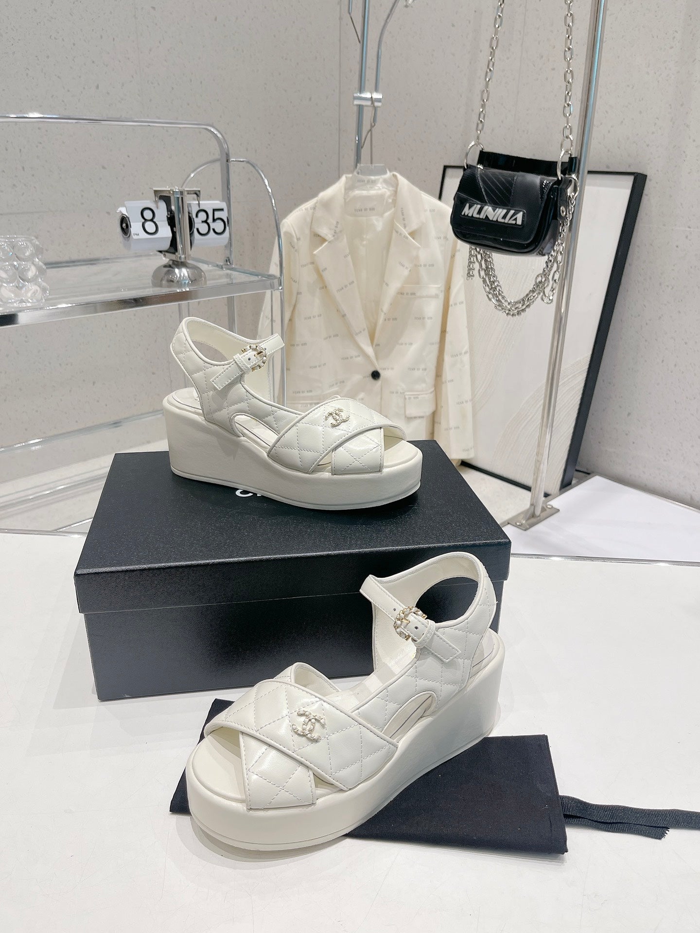 Luxury Shoes Sandals - CHL - 181