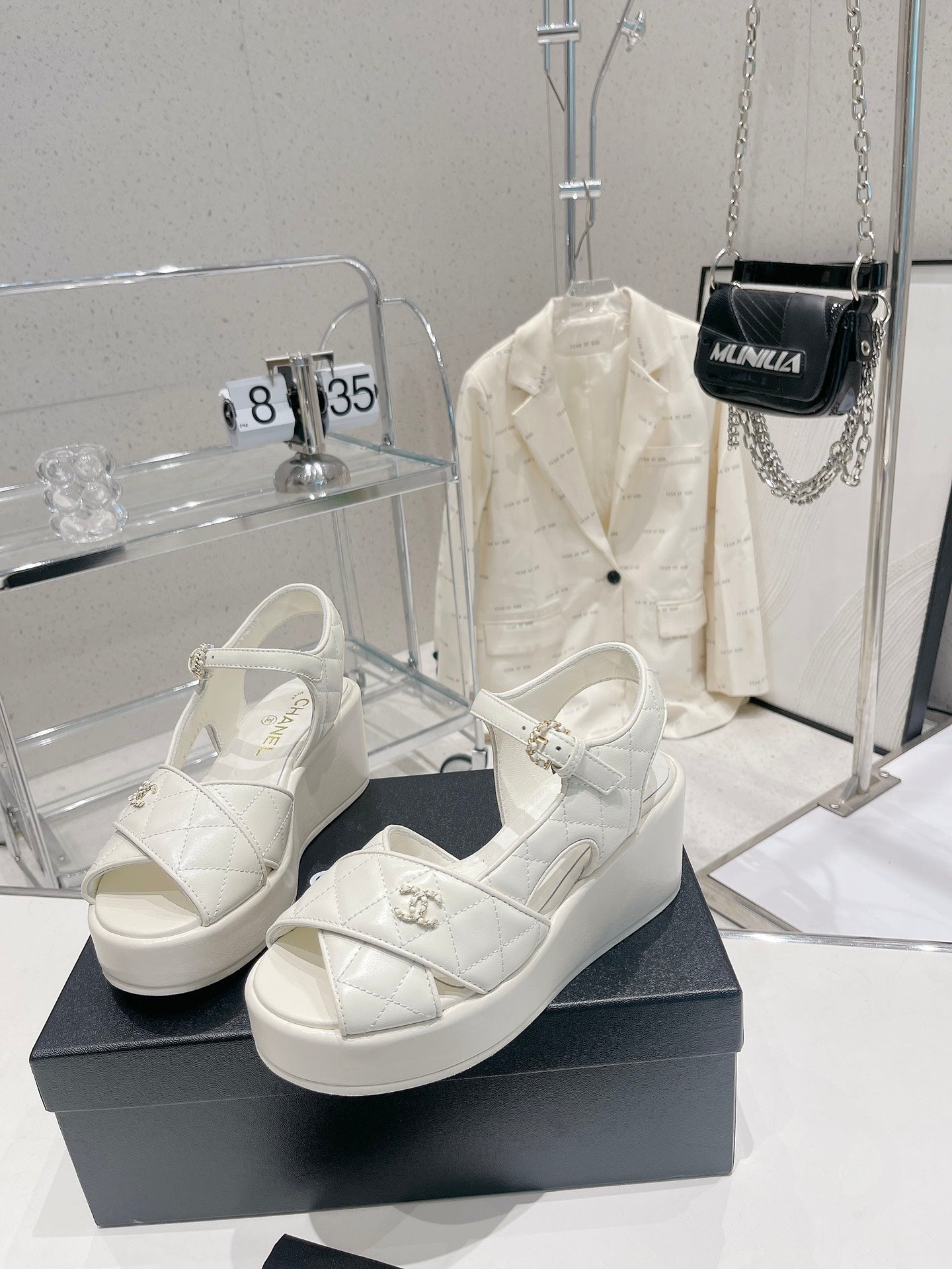 Luxury Shoes Sandals - CHL - 181