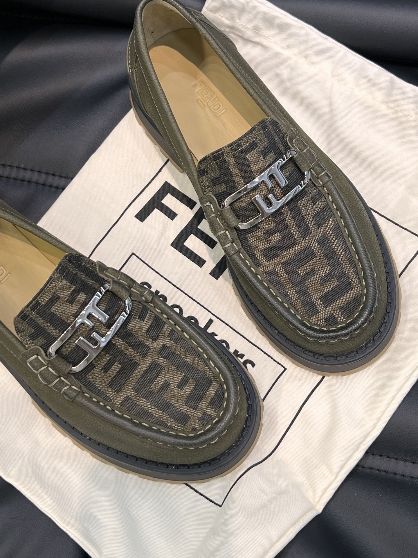 Luxury Shoes - FED - 093