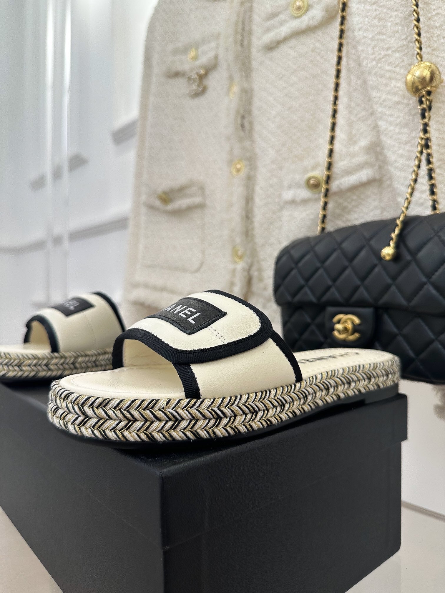 Luxury Shoes Sandals - CHL - 334