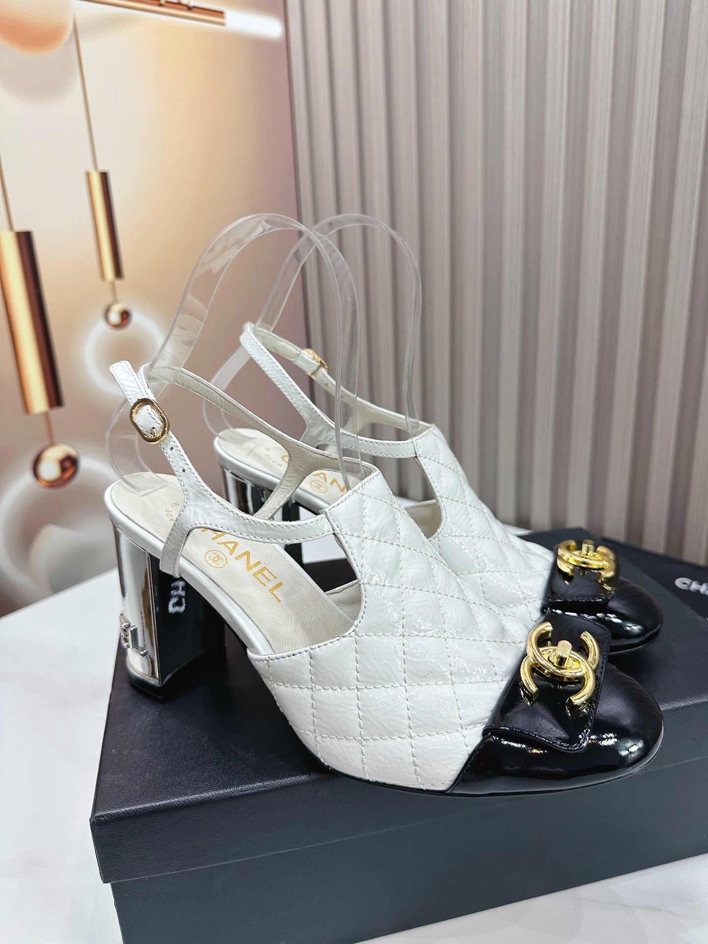 Luxury Shoes Sandals - CHL - 322