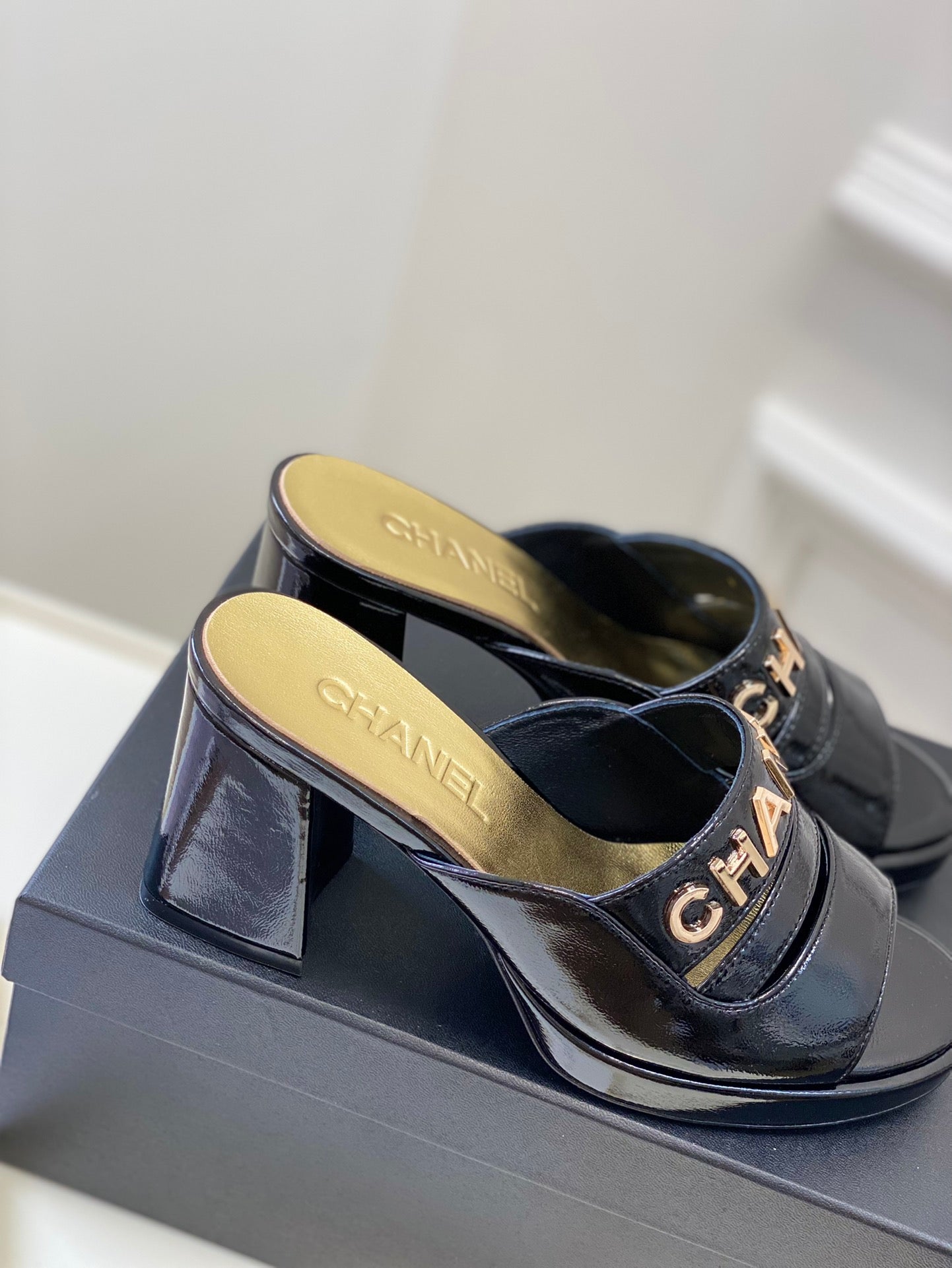 Luxury Shoes Sandals - CHL - 205