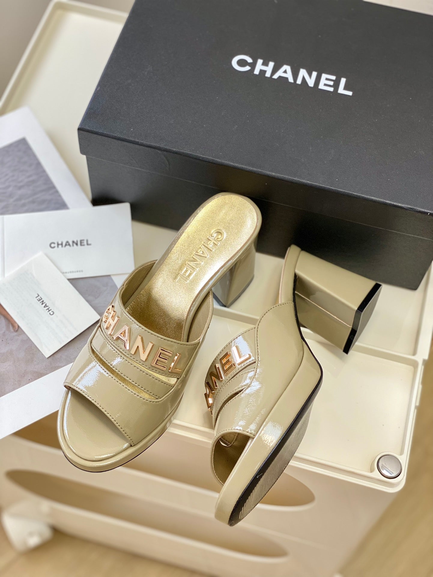 Luxury Shoes Sandals - CHL - 207