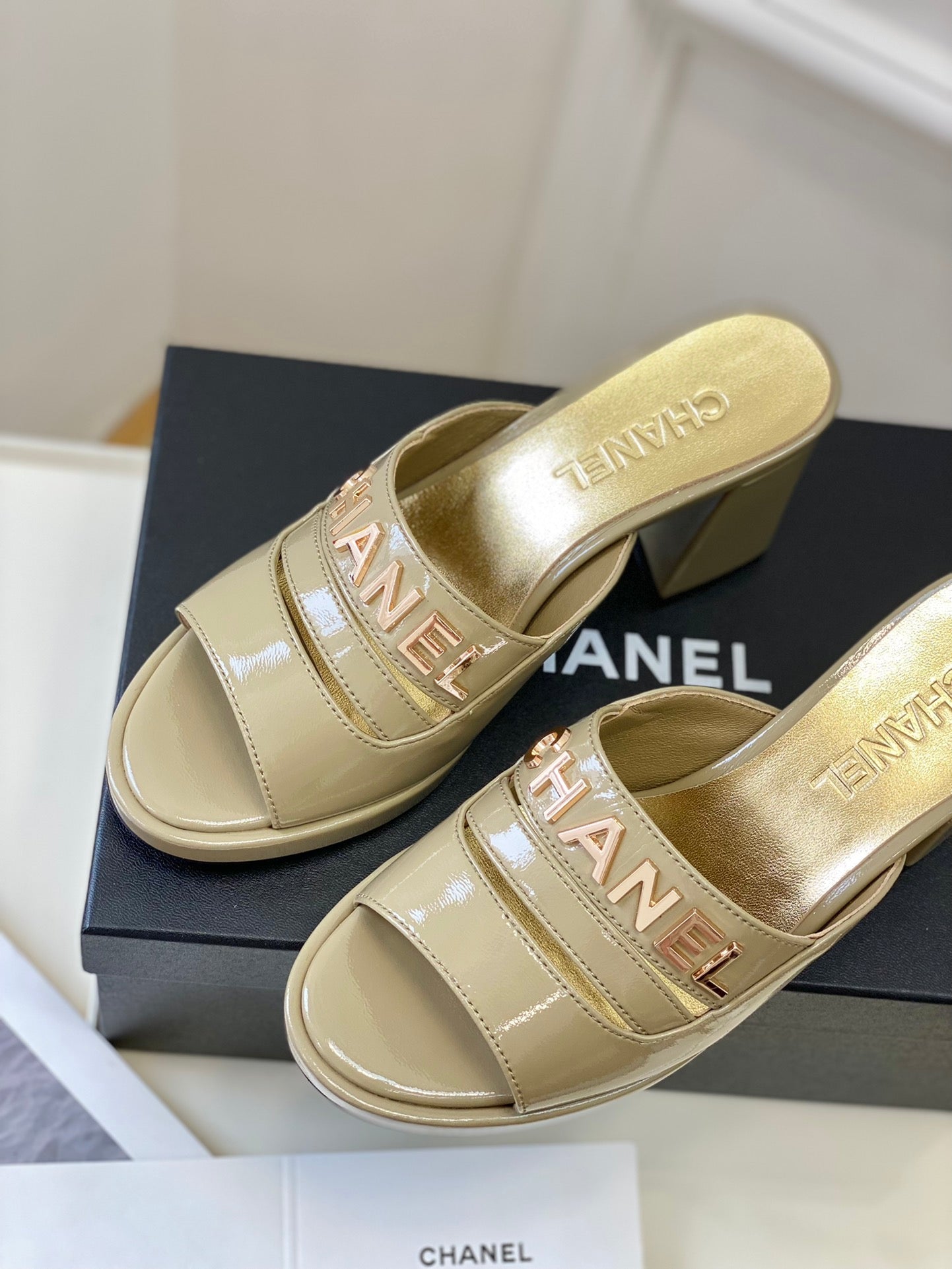 Luxury Shoes Sandals - CHL - 207