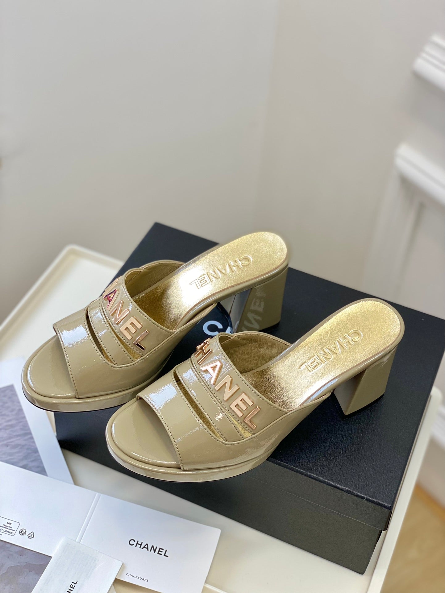 Luxury Shoes Sandals - CHL - 207