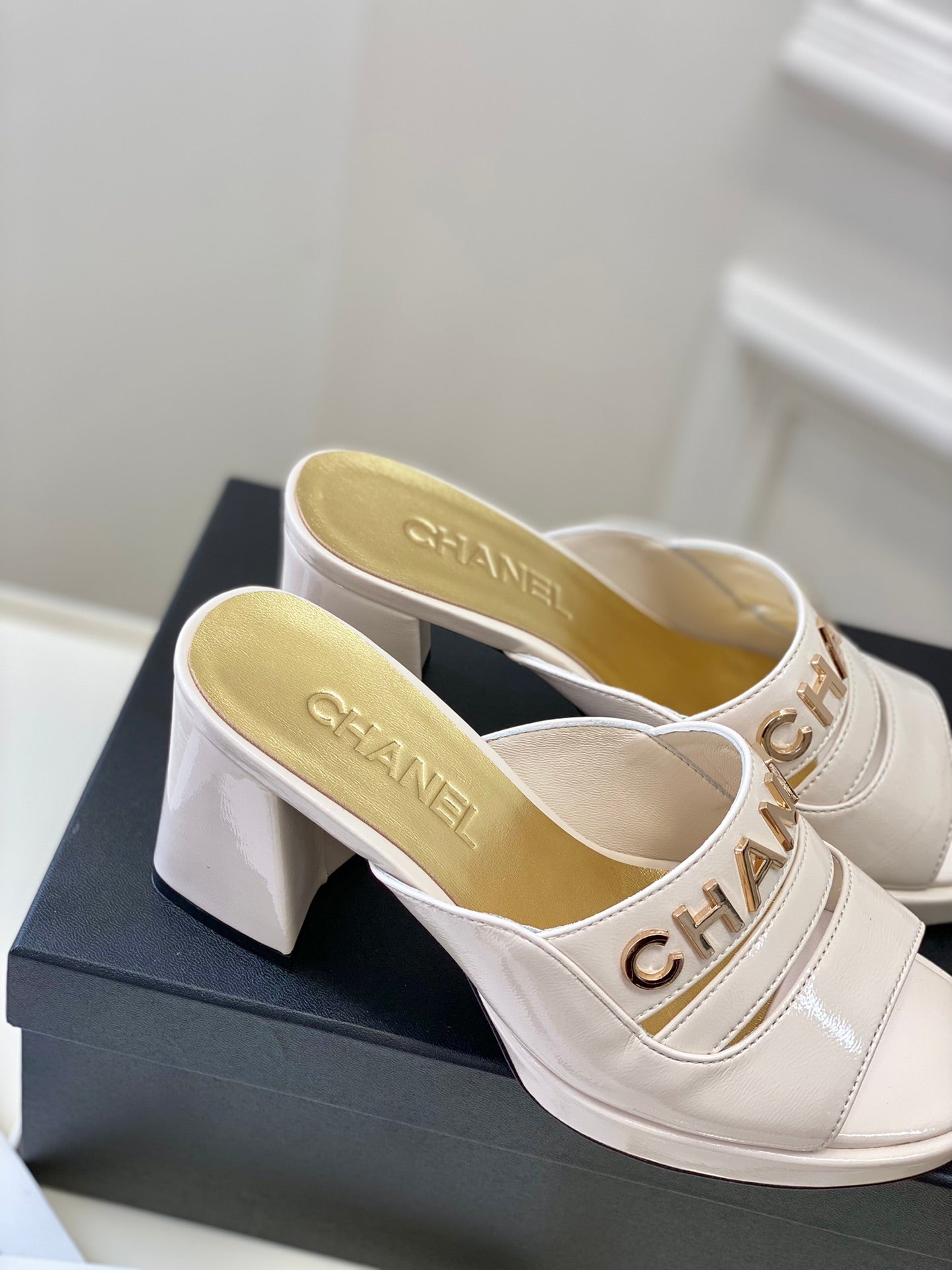 Luxury Shoes Sandals - CHL - 208