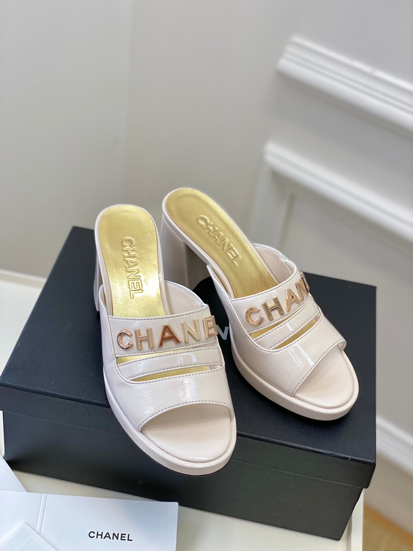 Luxury Shoes Sandals - CHL - 208