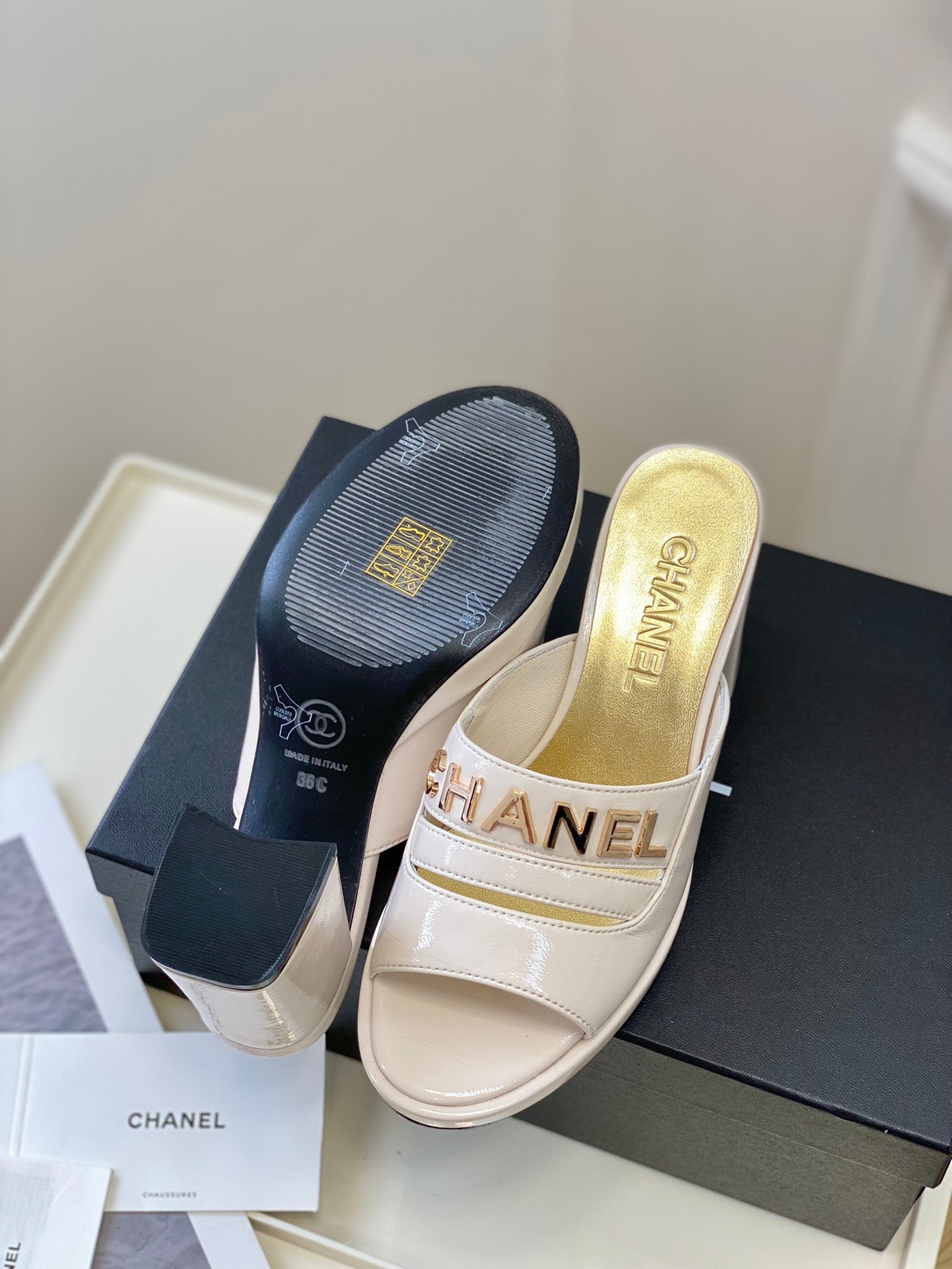 Luxury Shoes Sandals - CHL - 208