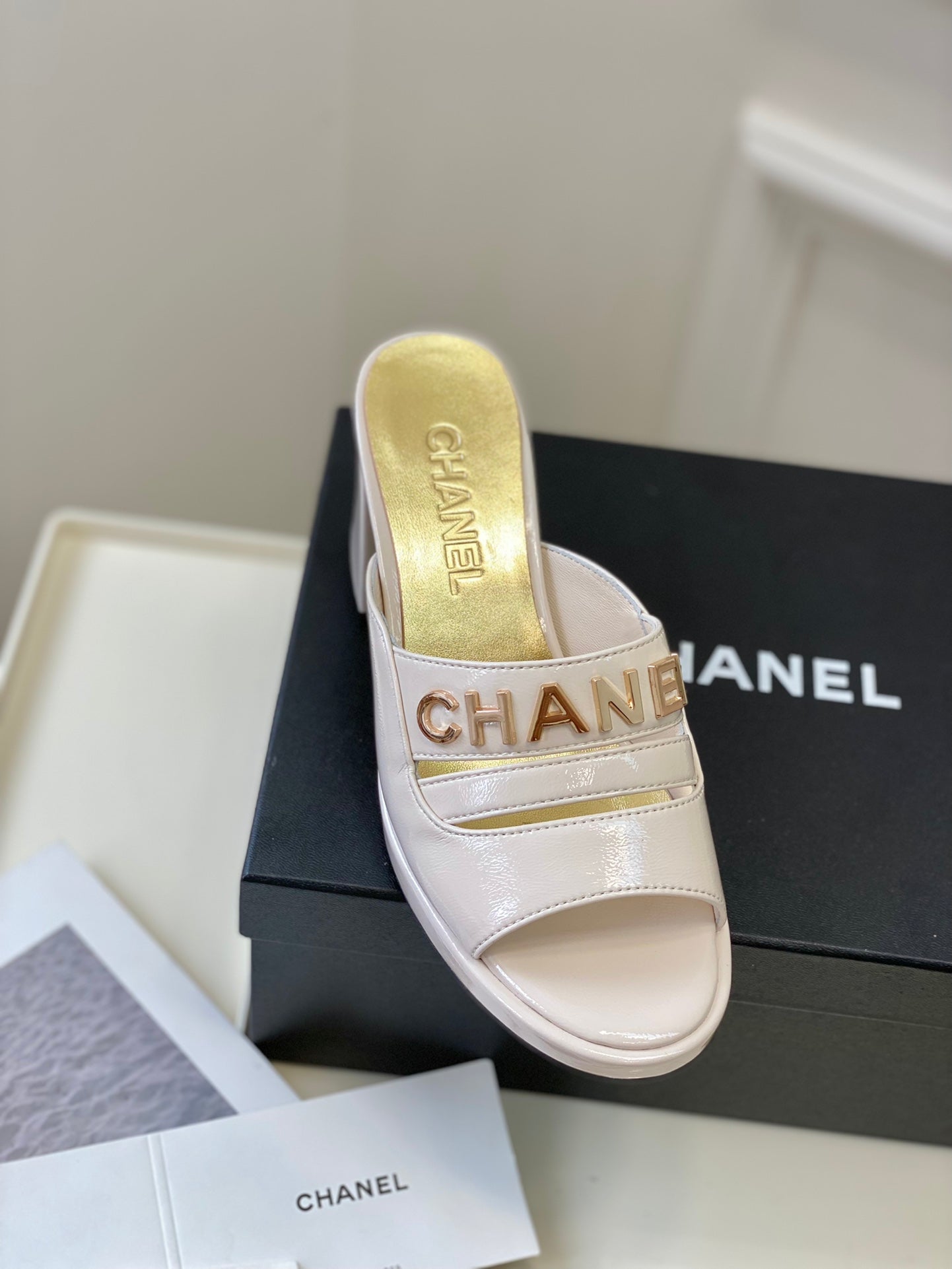 Luxury Shoes Sandals - CHL - 208