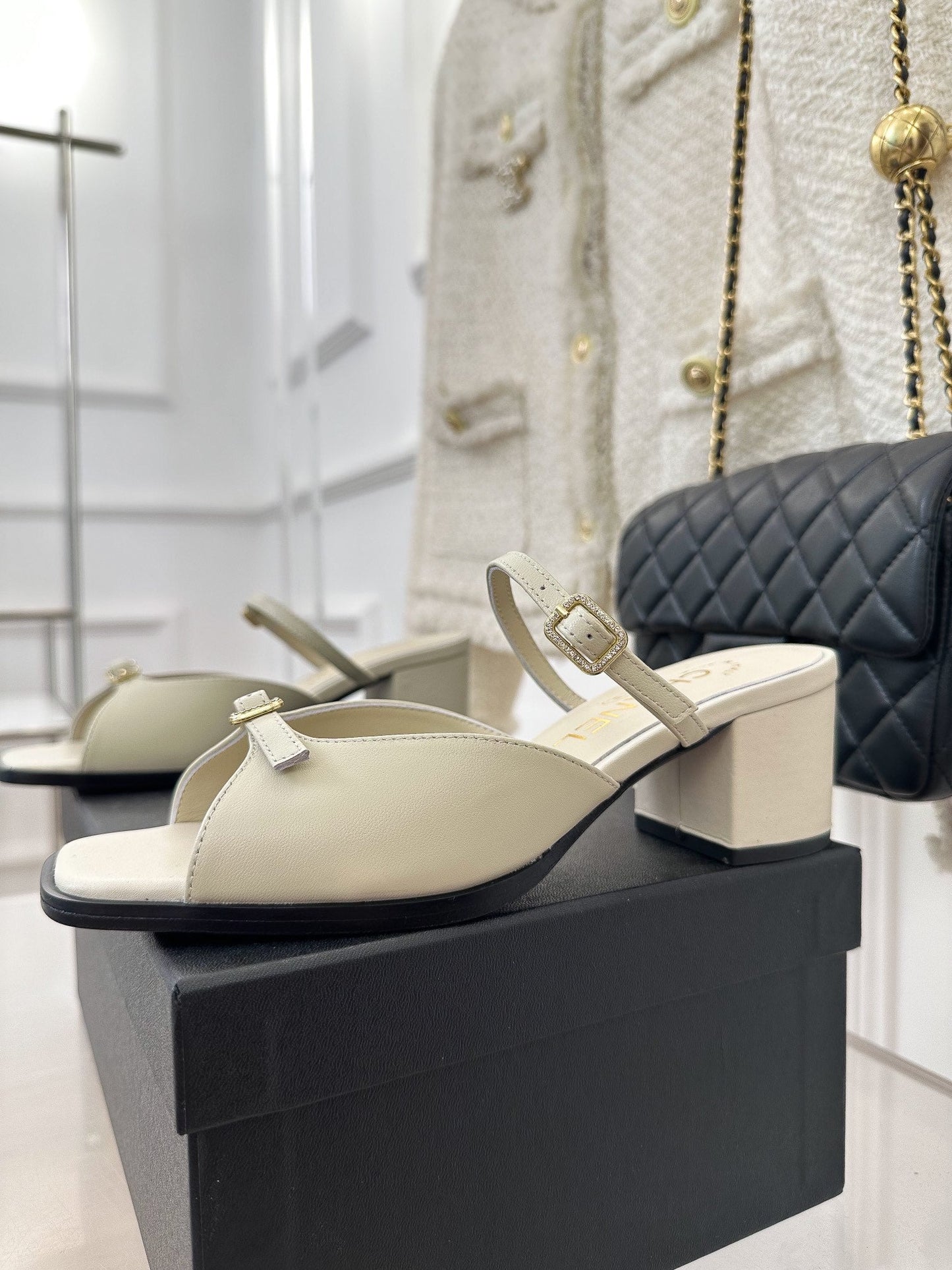 Luxury Shoes Sandals - CHL - 243