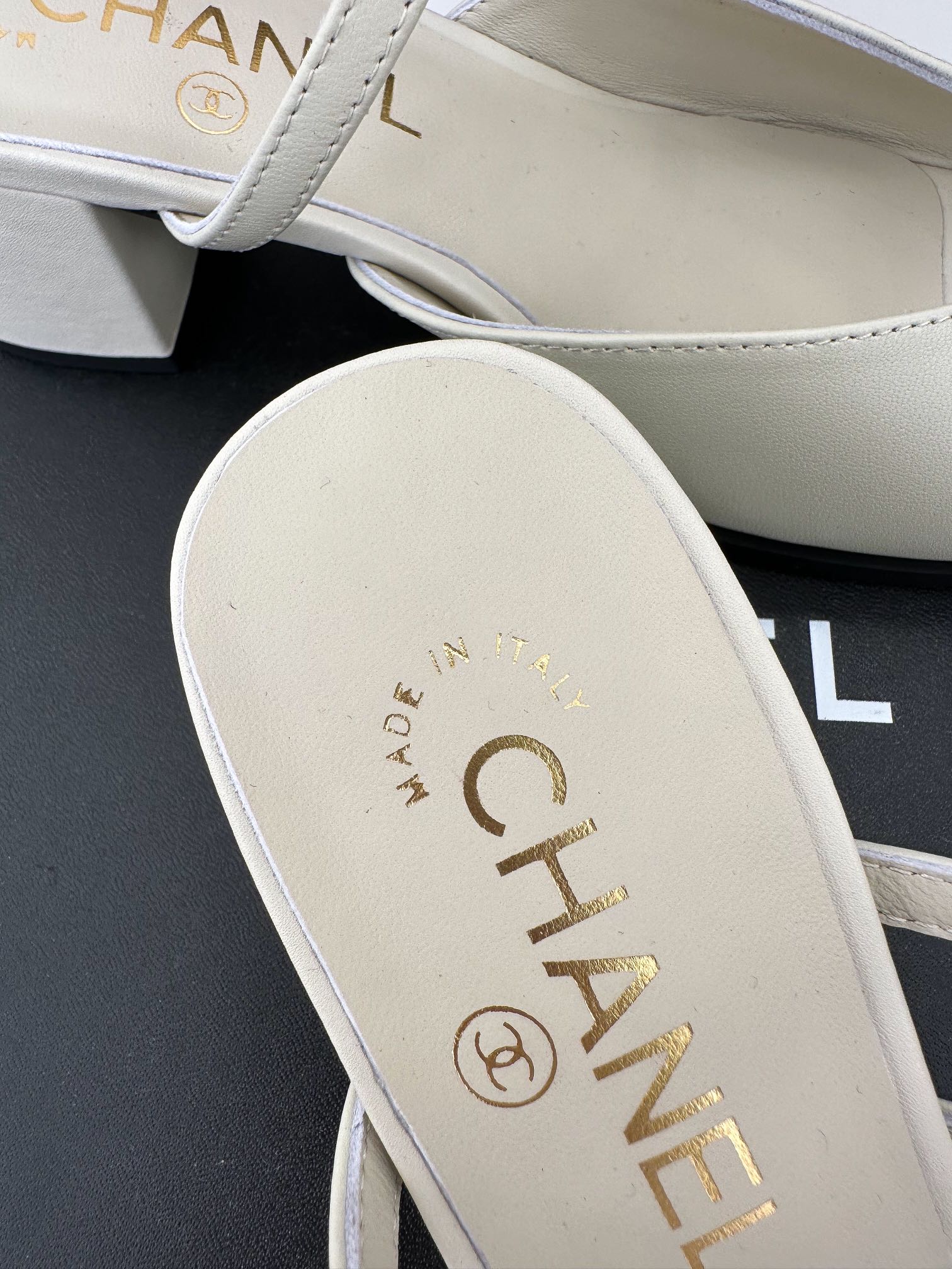 Luxury Shoes Sandals - CHL - 243