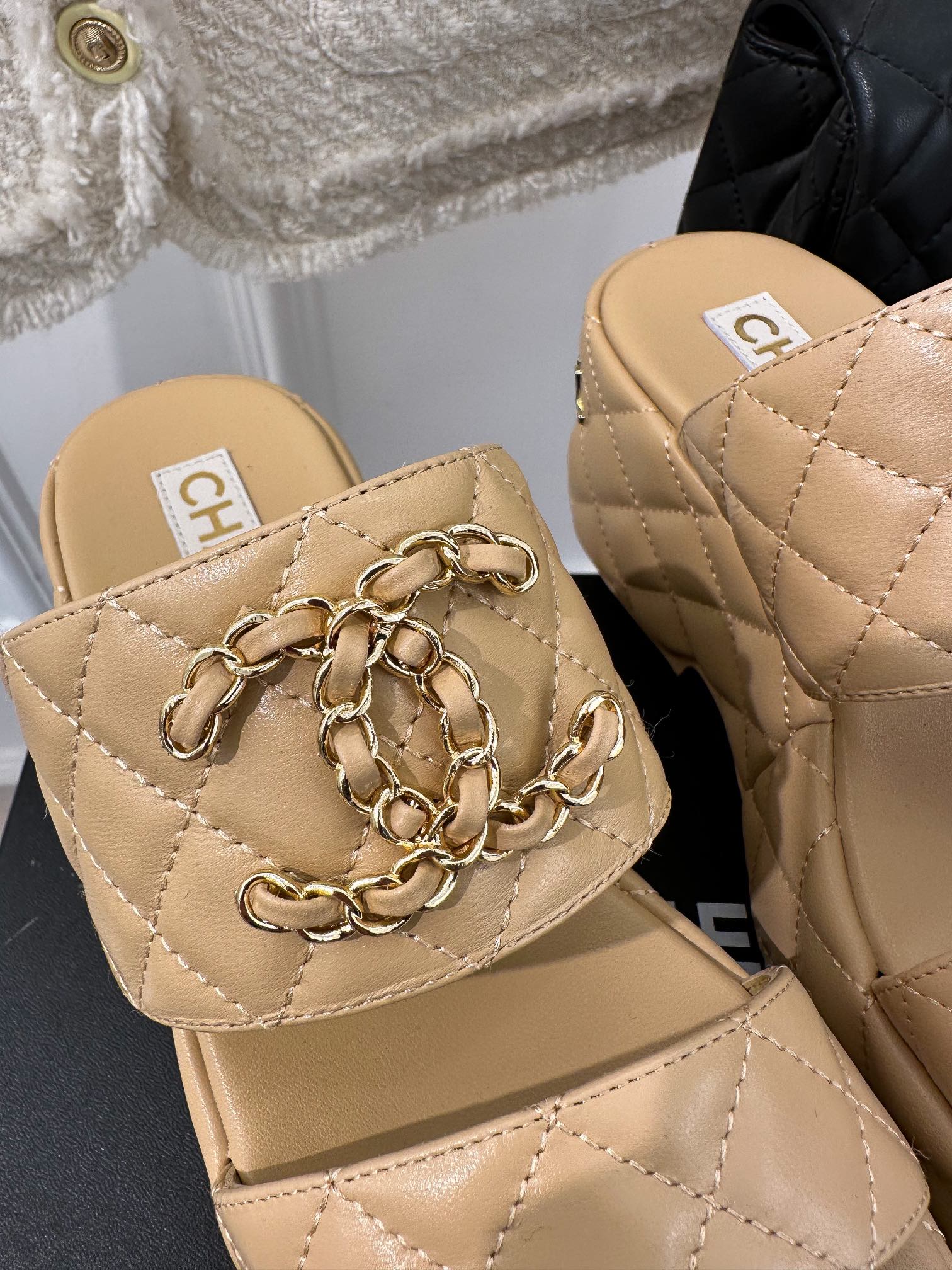 Luxury Shoes Sandals - CHL - 195