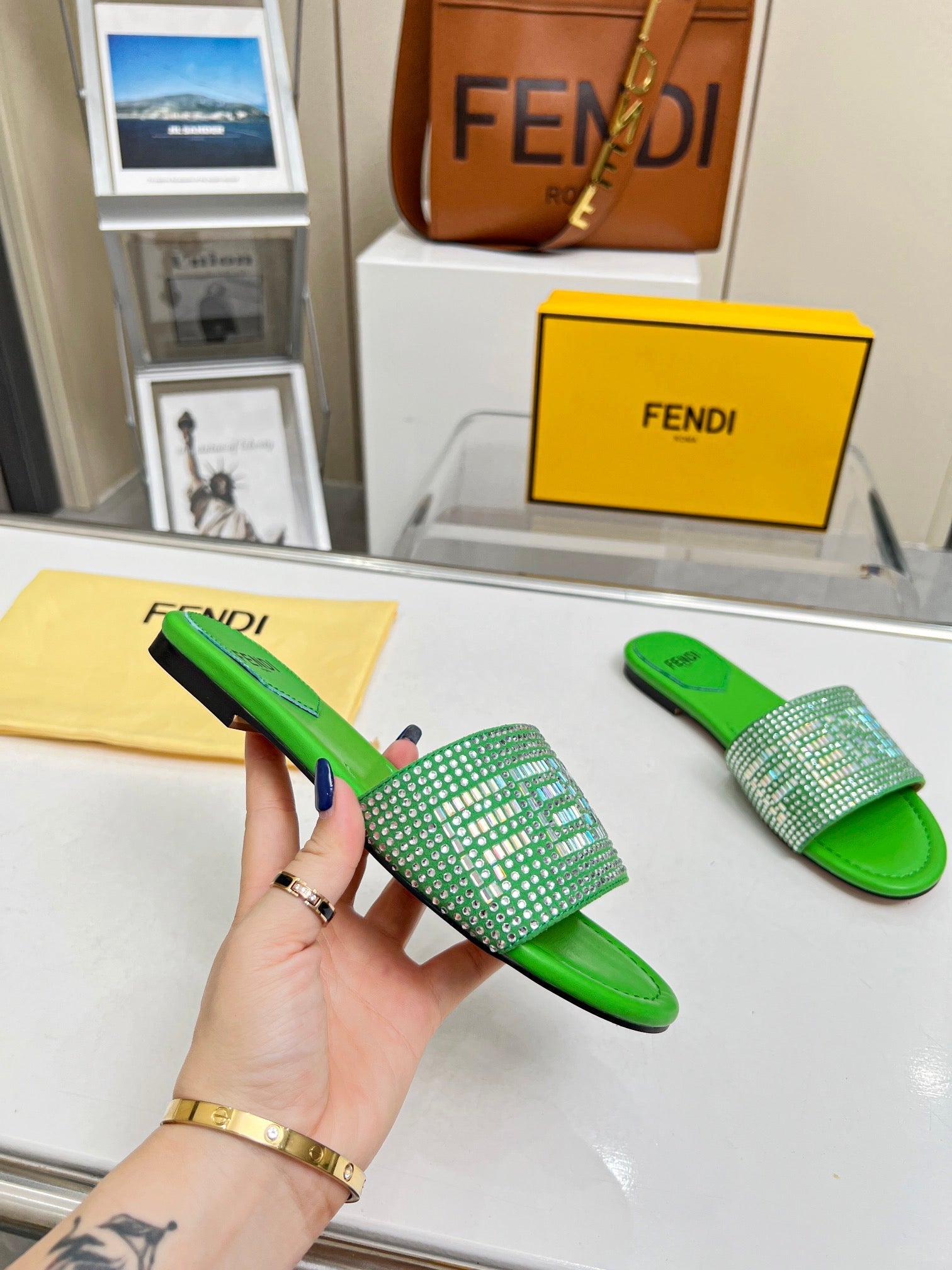 Luxury Shoes - FED - 072