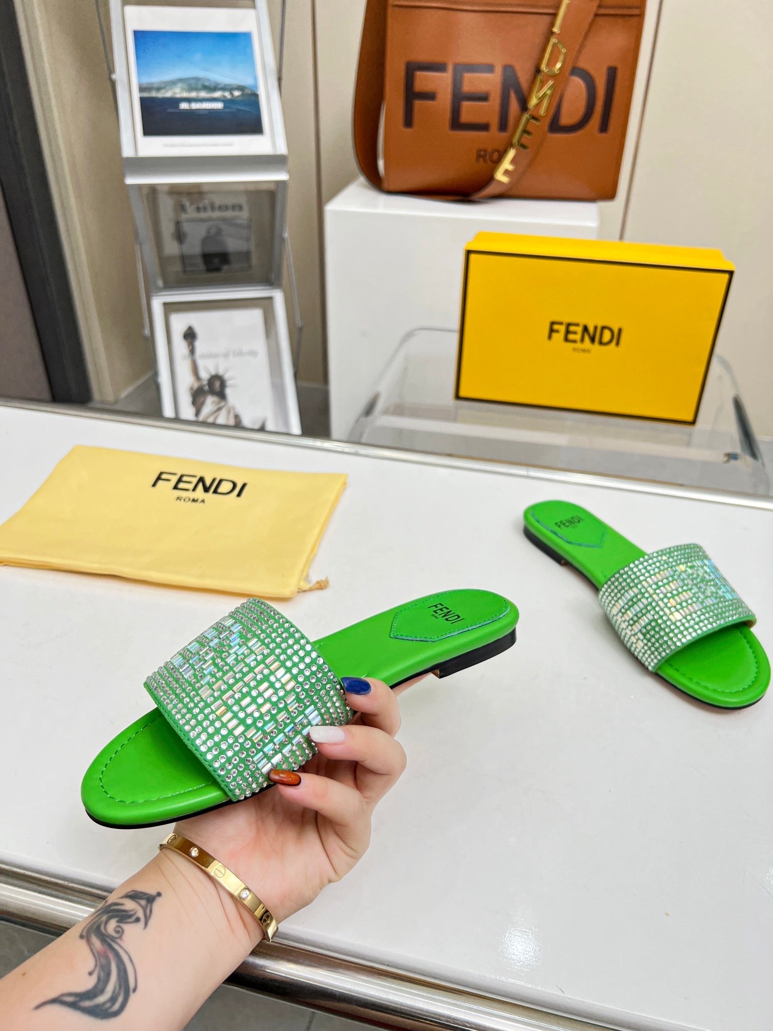 Luxury Shoes - FED - 072