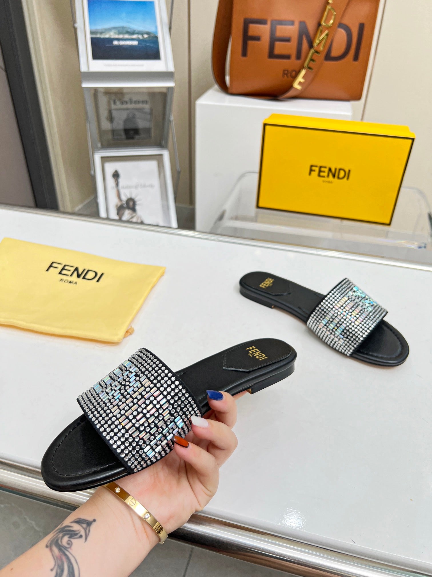 Luxury Shoes - FED - 071