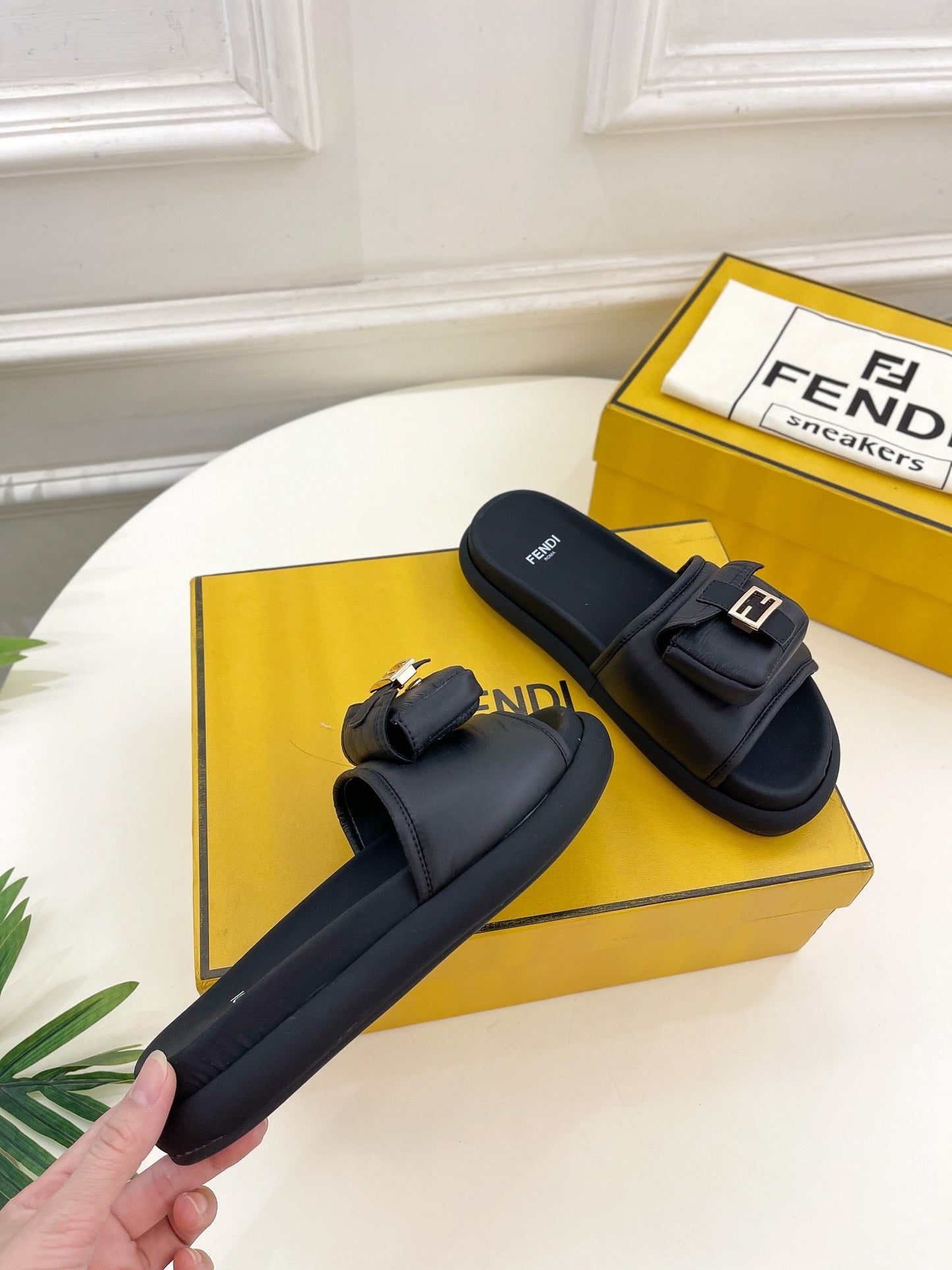 Luxury Shoes - FED - 064