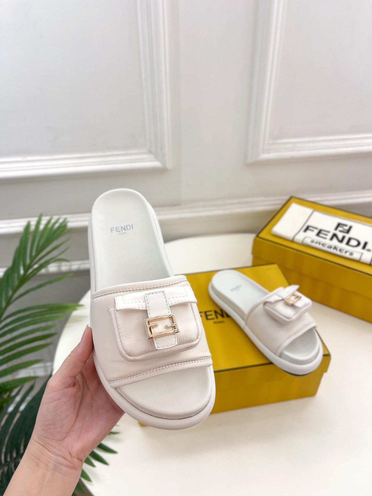 Luxury Shoes - FED - 065