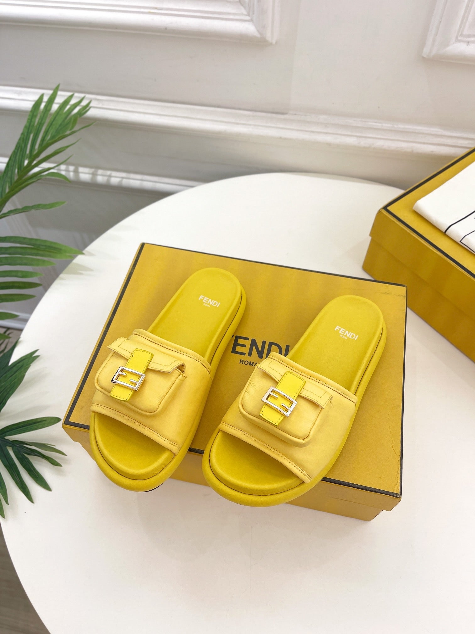 Luxury Shoes - FED - 067