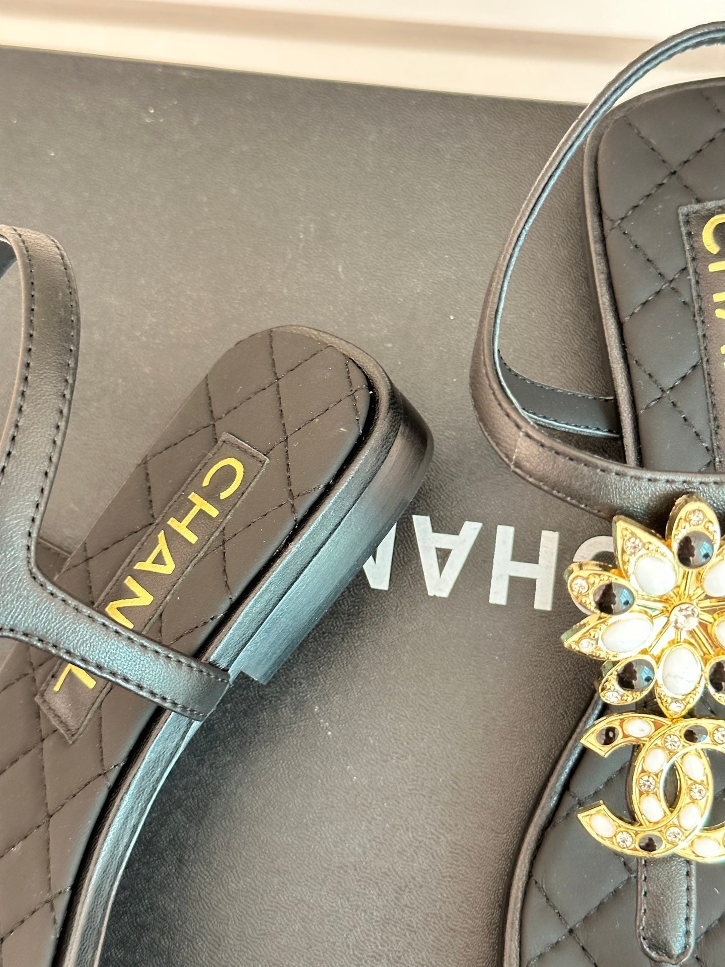 Luxury Shoes Sandals - CHL - 024