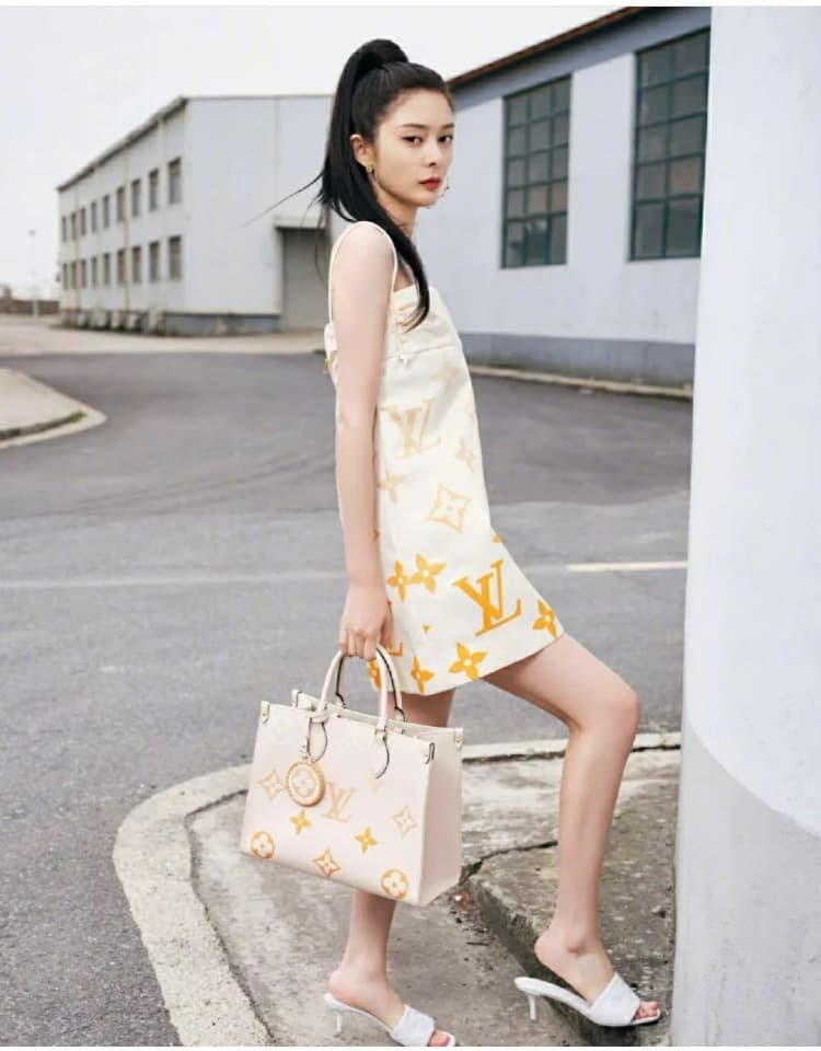 M45717 ONTHEGO MM BAG TOTE M45717 M45718 Cream/Saffron/blue