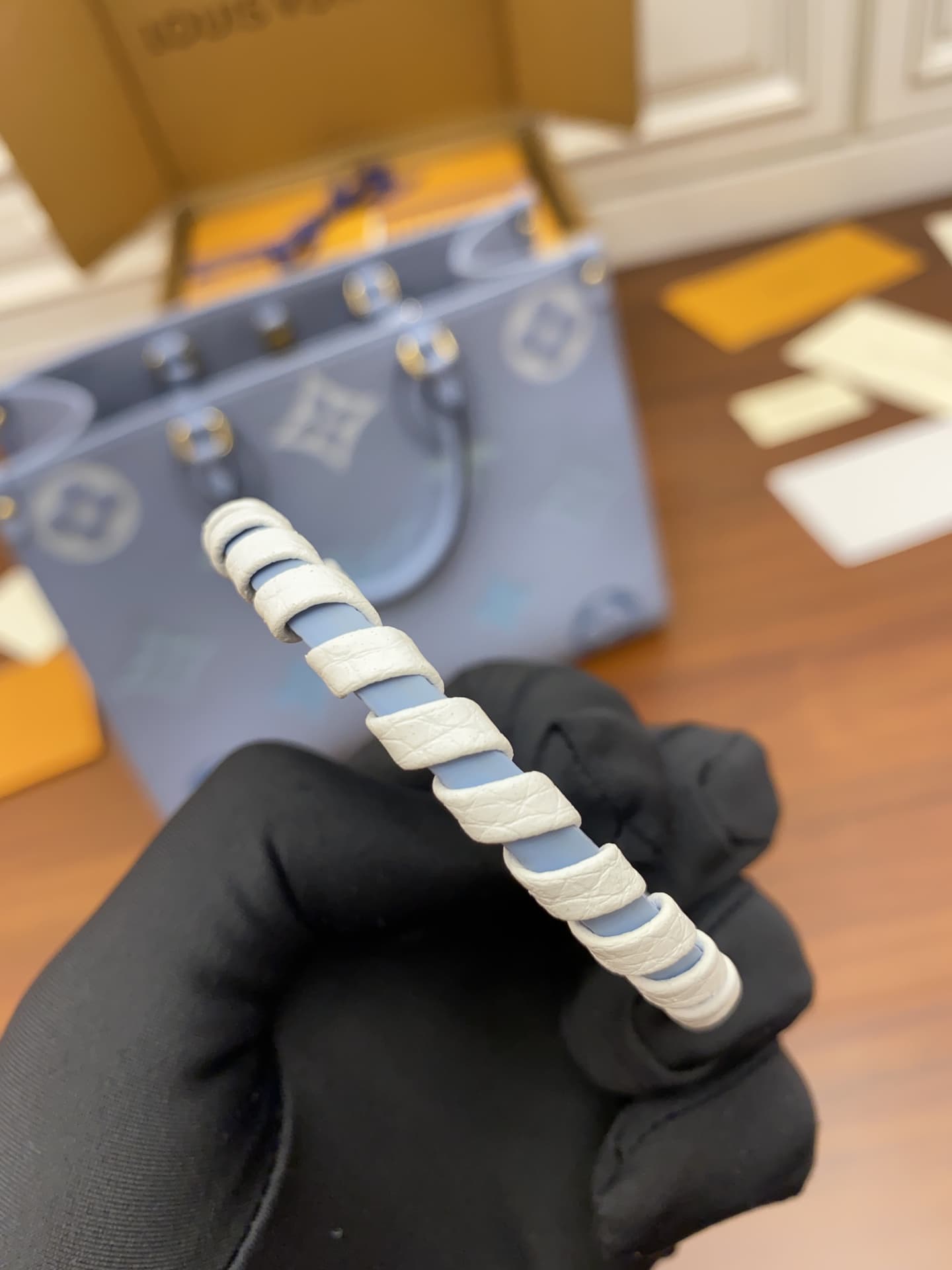 M45717 ONTHEGO MM BAG TOTE M45717 M45718 Cream/Saffron/blue