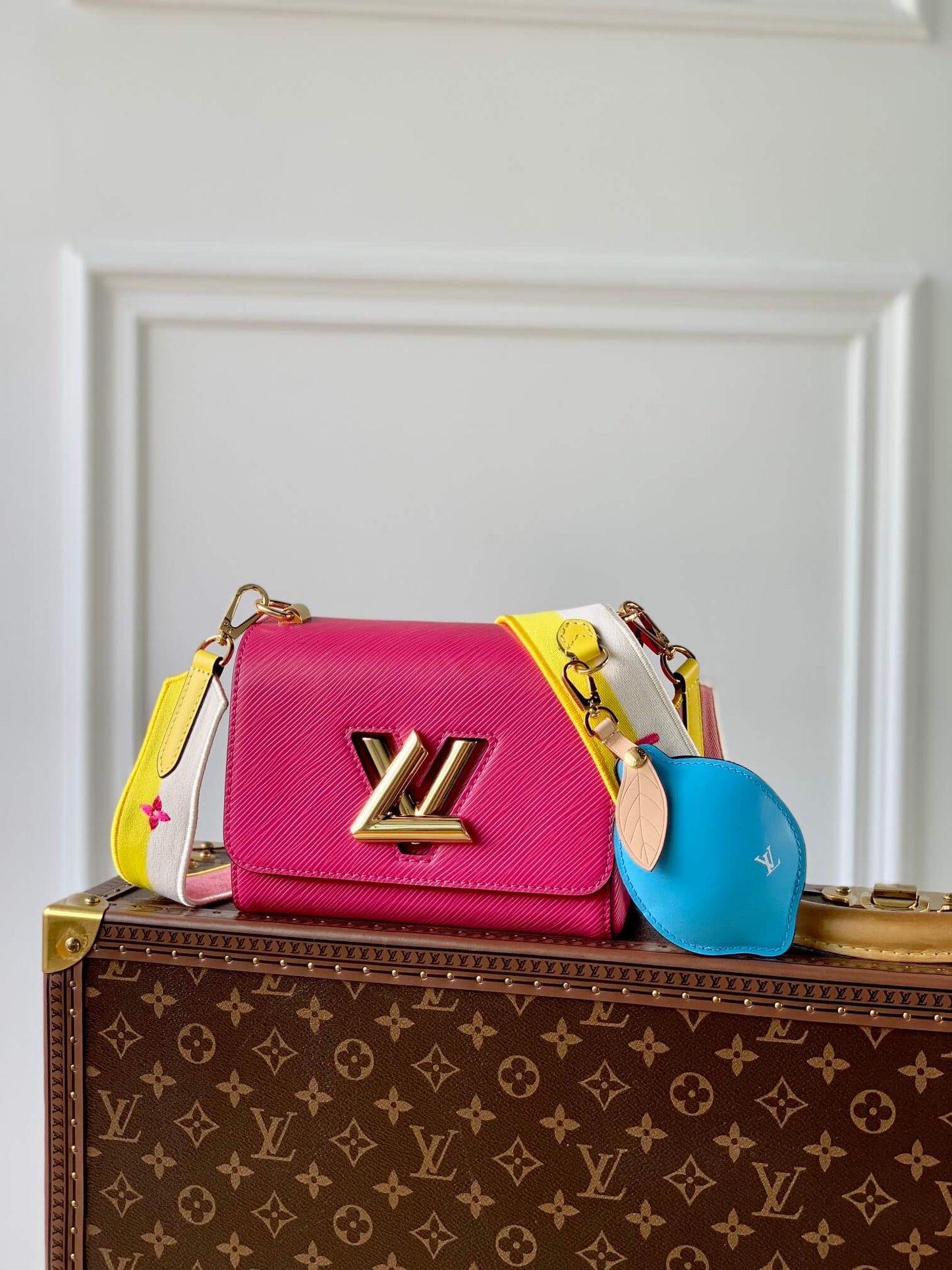 M20693 Twist PM 19cm rose red