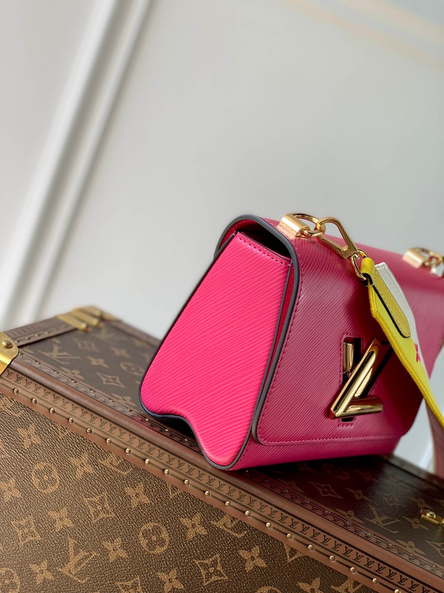 M20693 Twist PM 19cm rose red