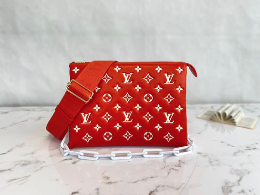 M20761 Coussin PM Monogram 26cm red cowhide-leathe