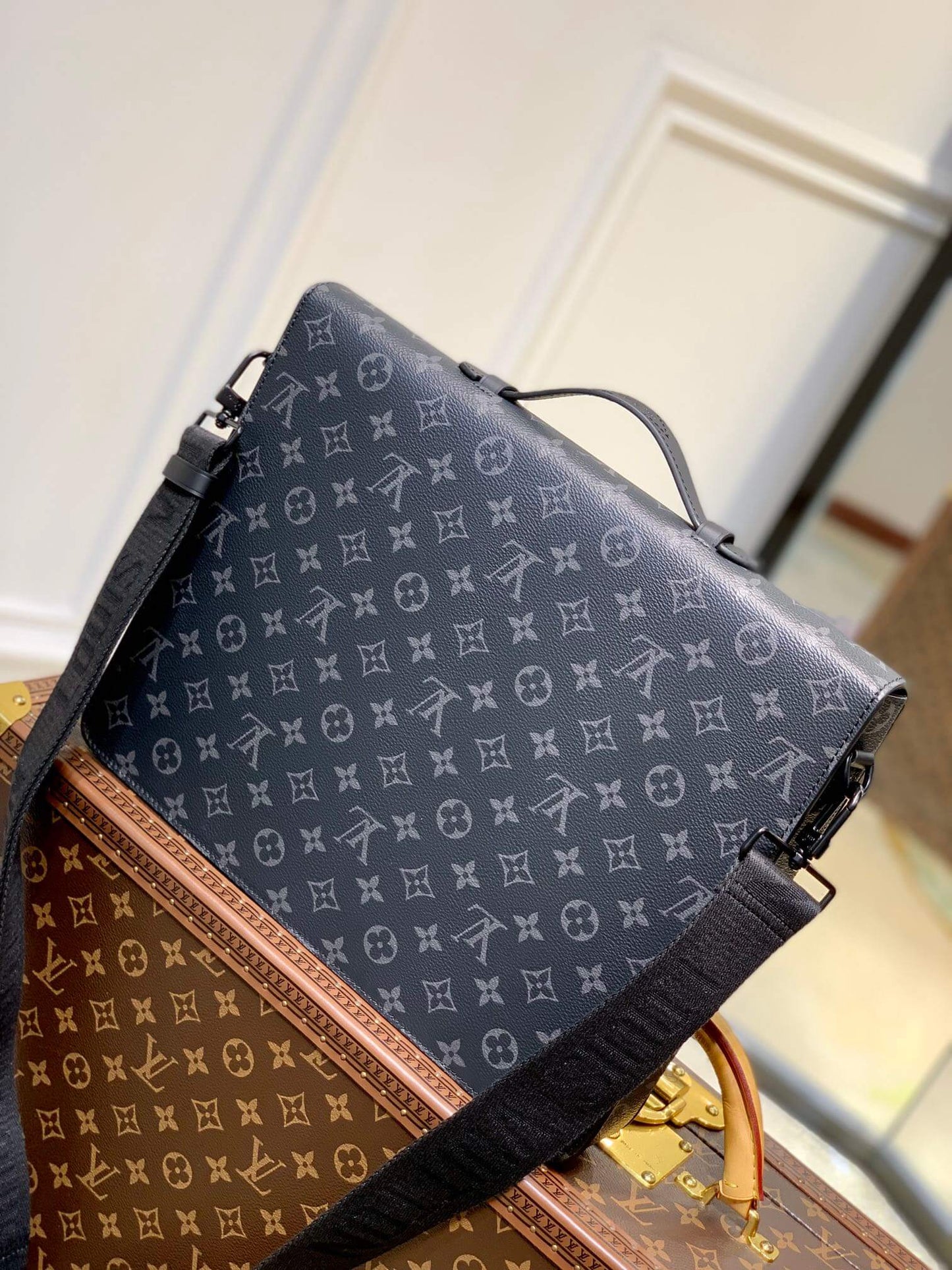 M20835 S Lock Briefcase Taurillon Monogram 39cm briefcase blue