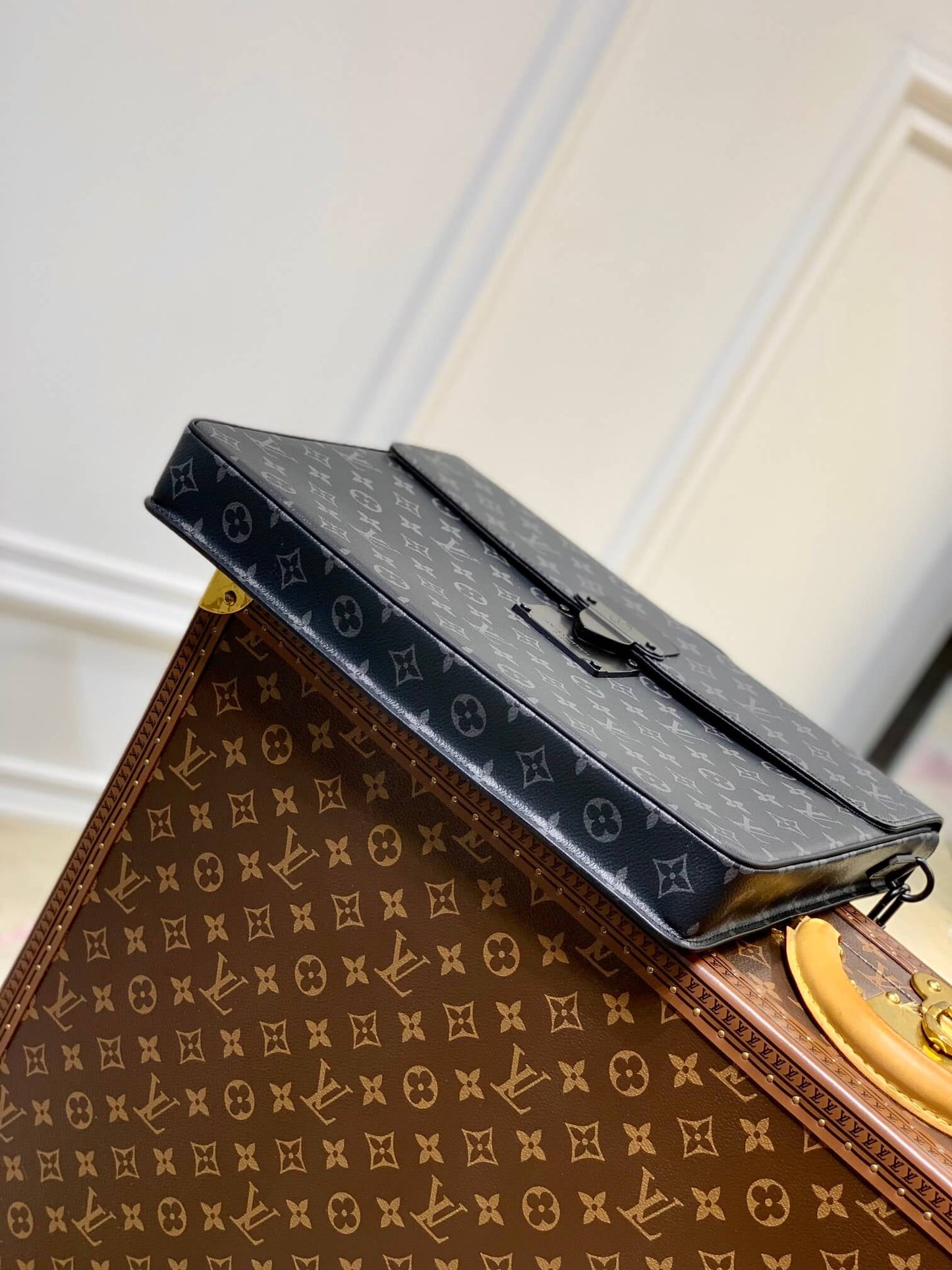 M20835 S Lock Briefcase Taurillon Monogram 39cm briefcase blue