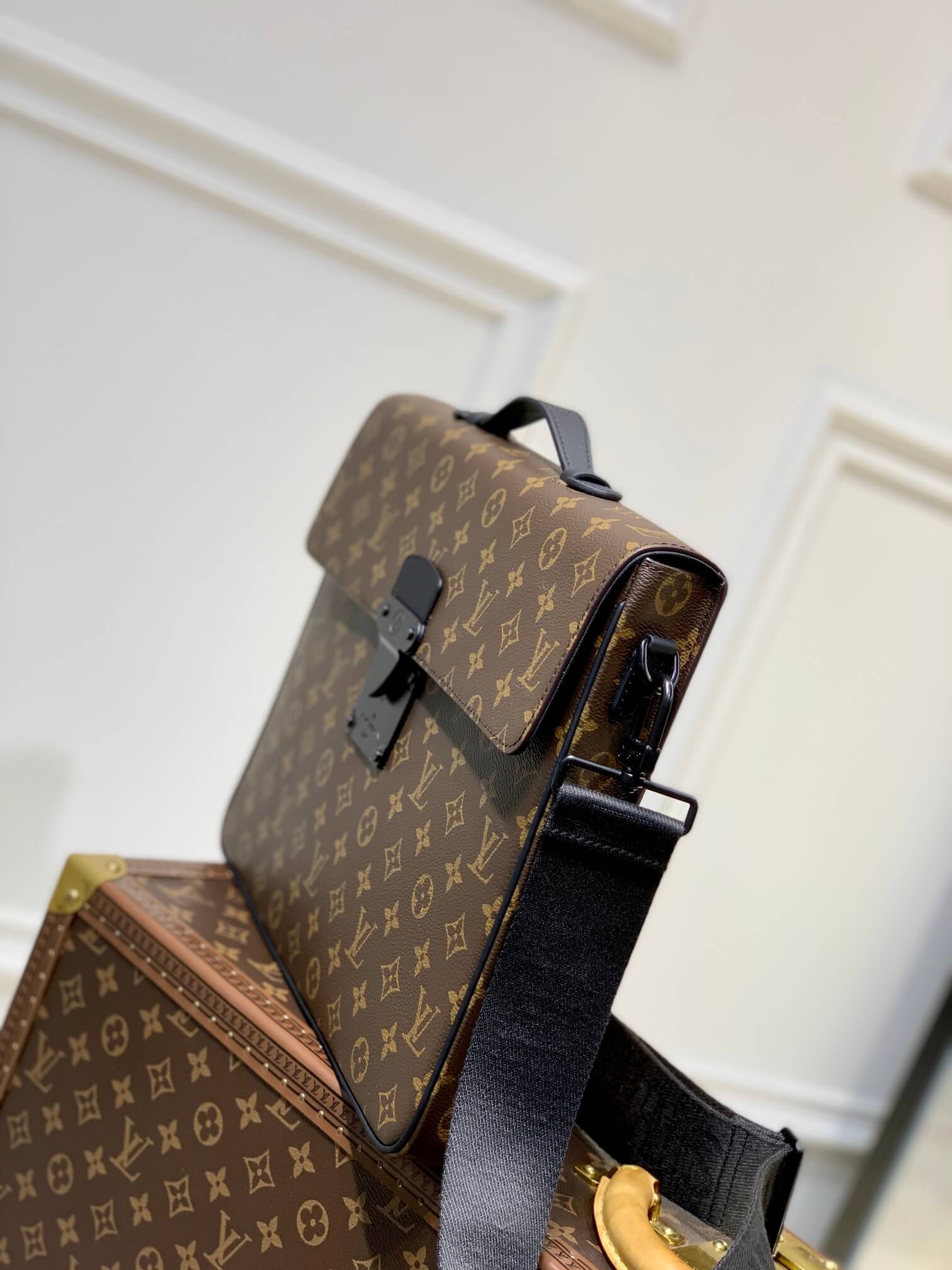 M20835 S Lock Briefcase Taurillon Monogram 39cm briefcase