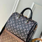 M20852 Speedy Shoulder 25cm black