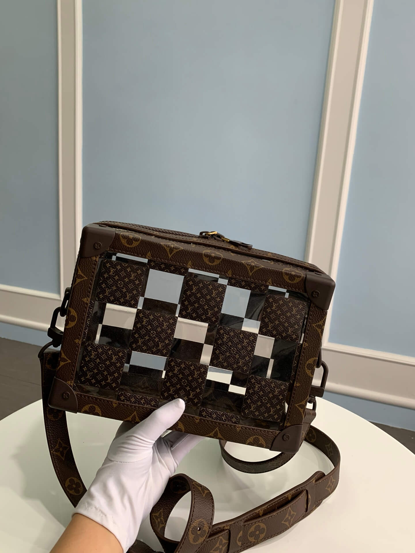 M20871 Side trunk Monogram Chess 25cm brown