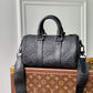 M20900 KEEPALL BANDOULIÈRE 25 Embossing black