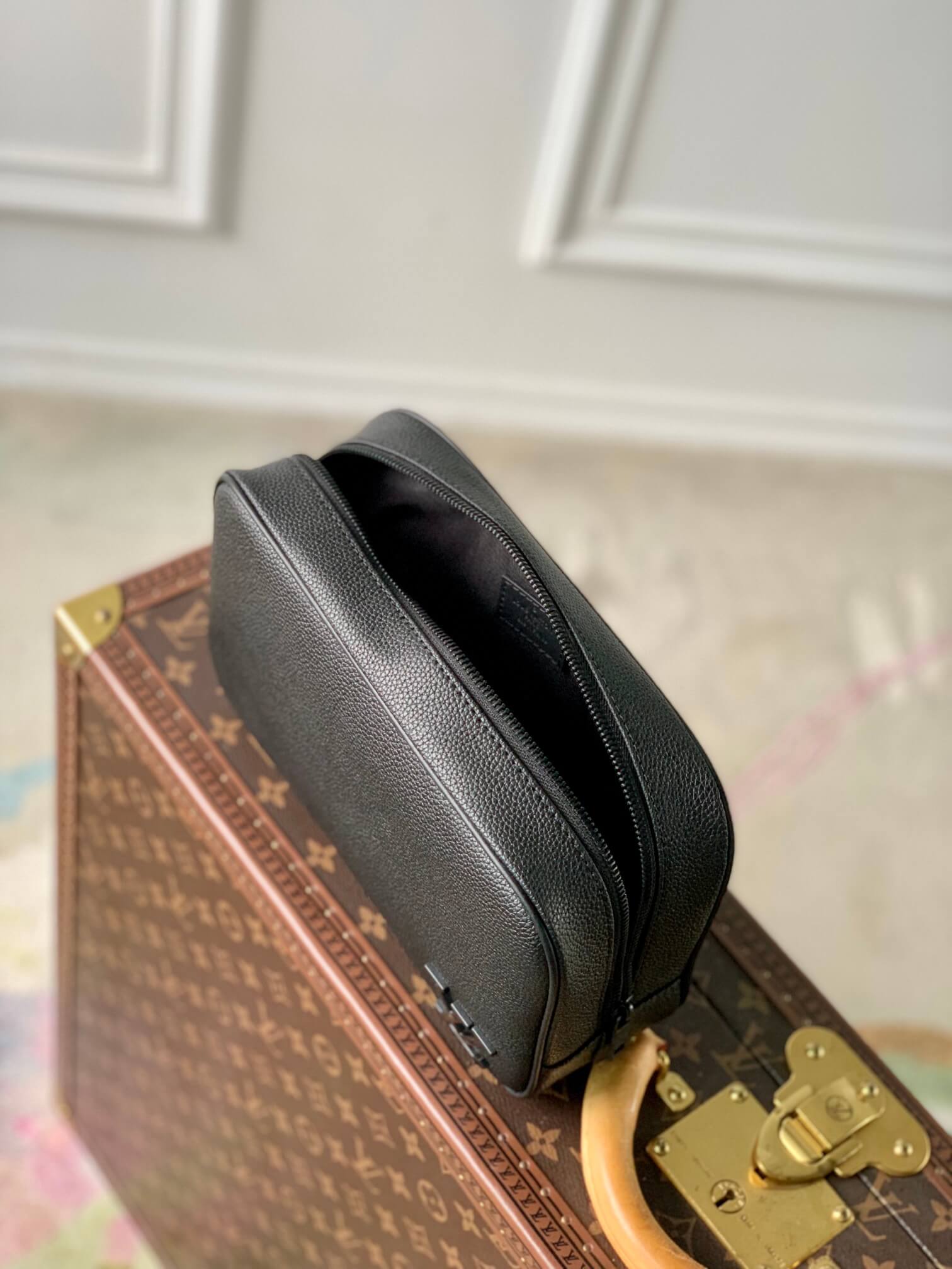 M20912 TOILET POUCH man bag 26cm black