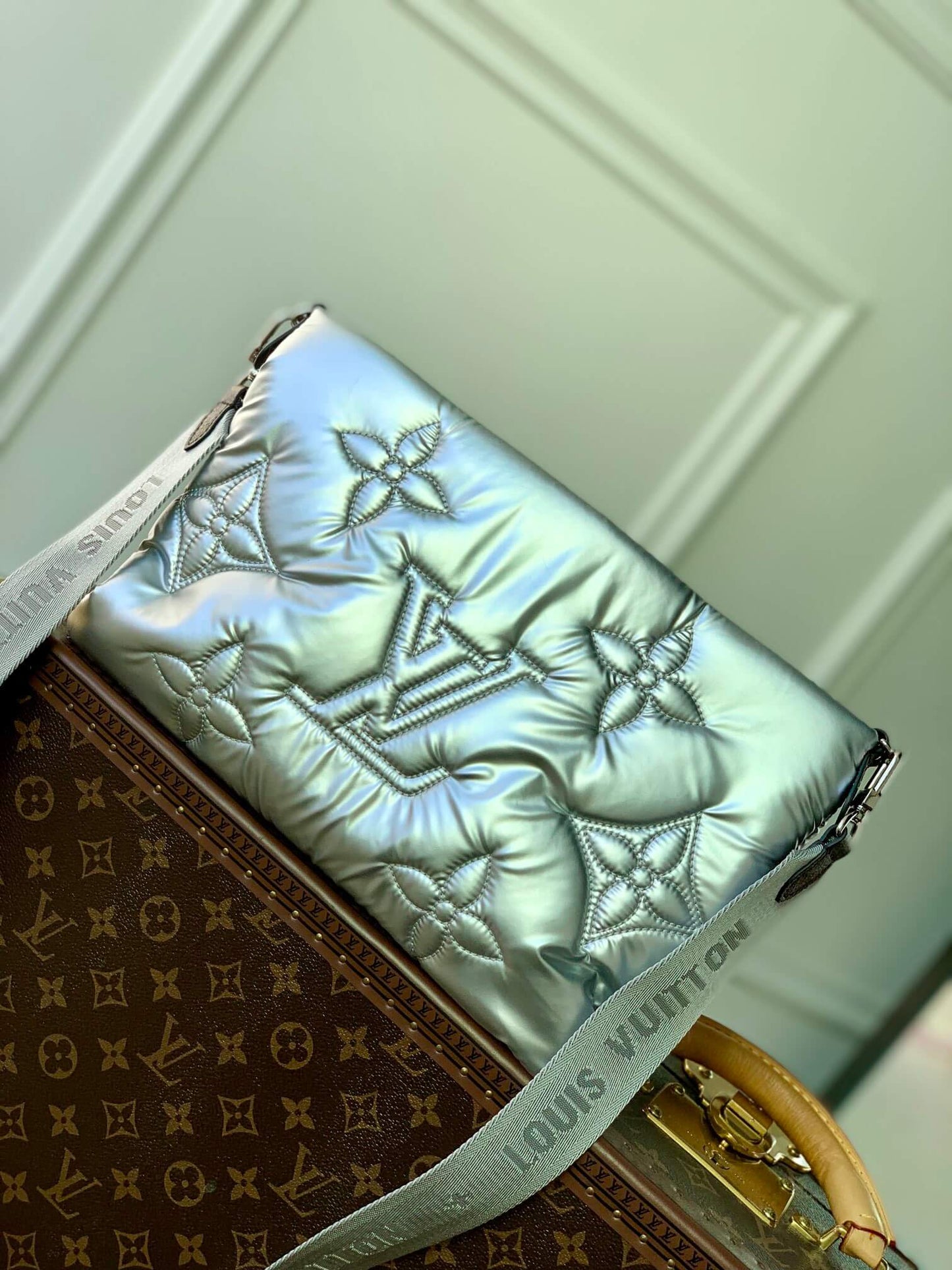 M21056 MAXI MULTI POCHETTE ACCESSOIRES 34CM Pillow Silver / Pale Pink