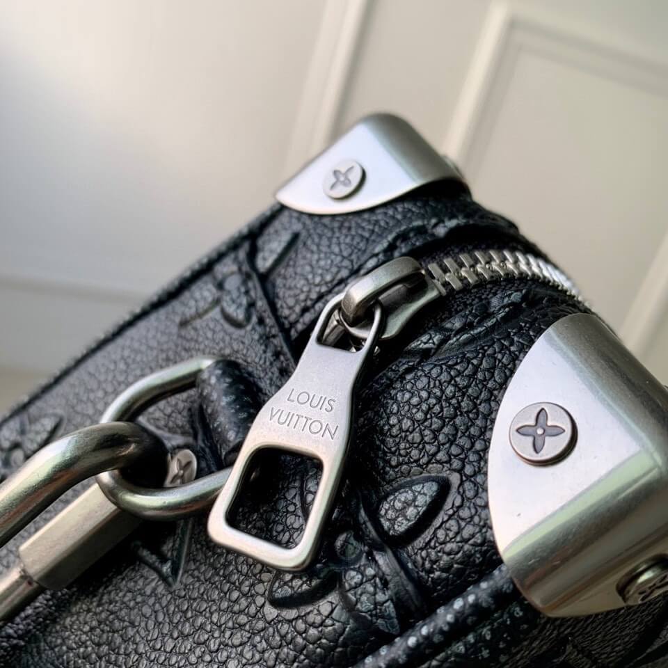 M21368 Mini Soft Trunk Monogram 18.5cm black