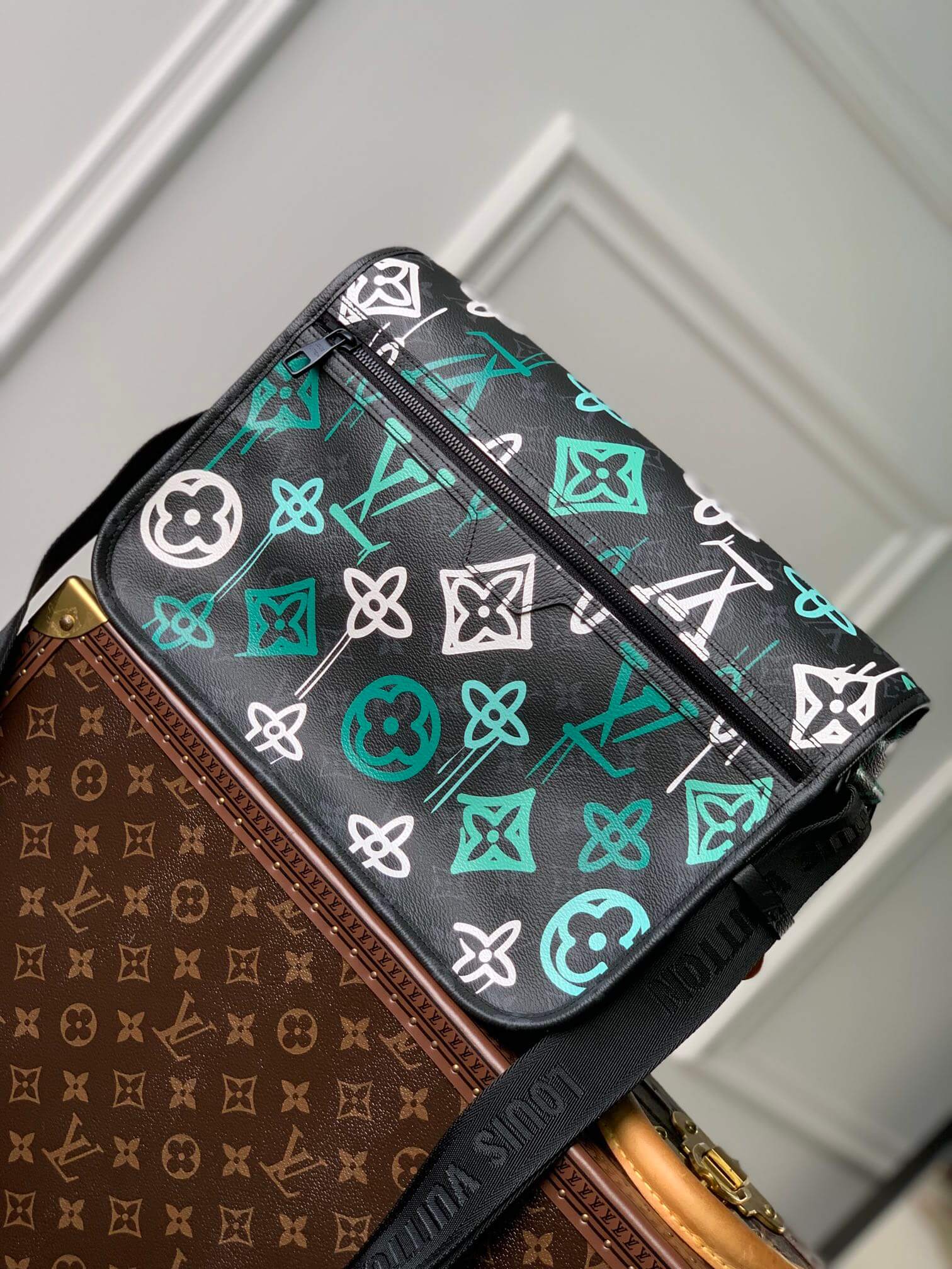 M21394 STEAMER WEARABLE WALLET Sac Plat 35CM green