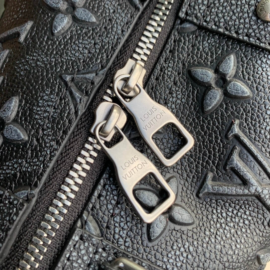 M21448 CITY KEEPALL Monogram 27CM black