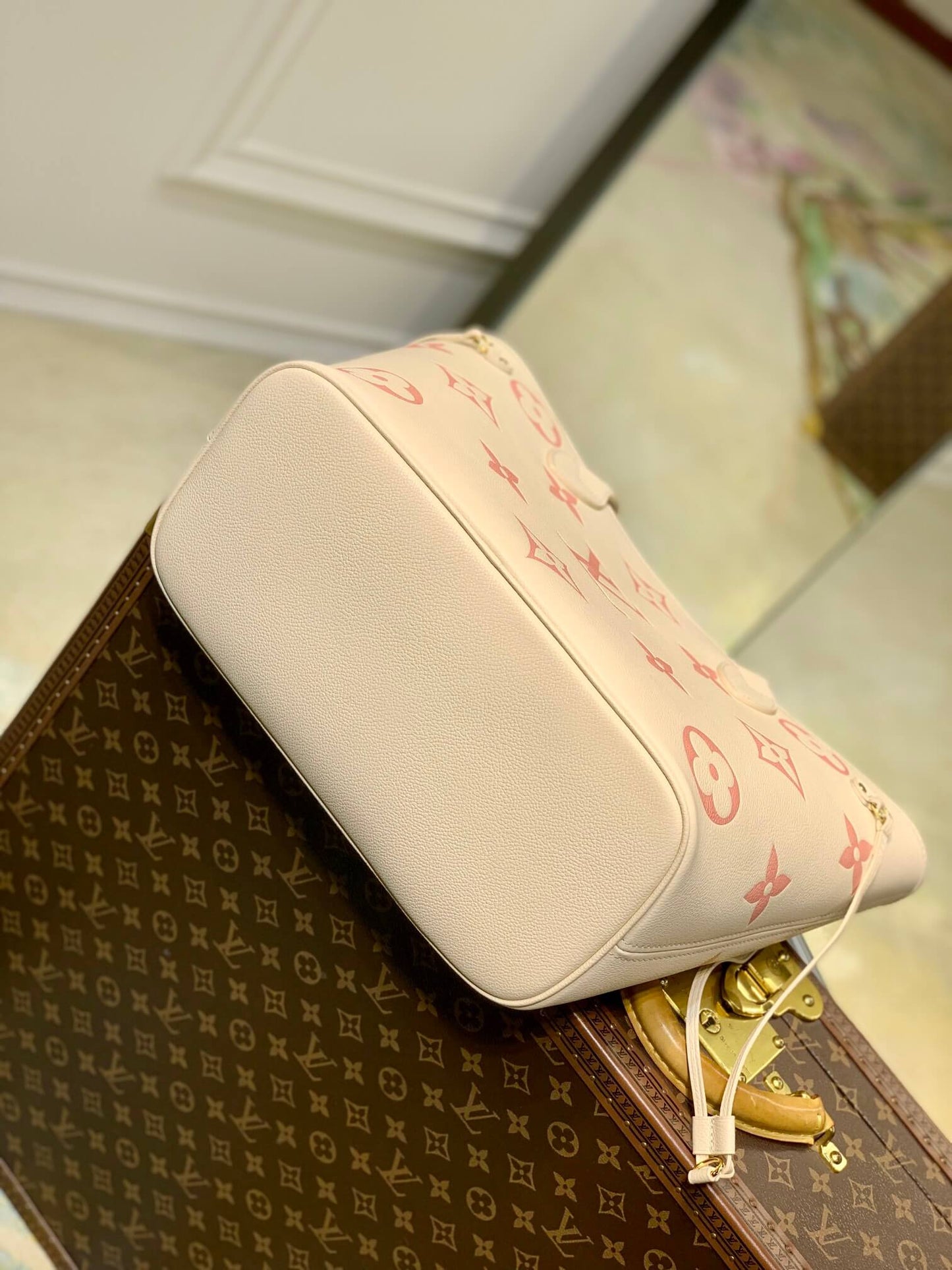 M21579 Neverfull MM Monogram light apricot 31cm