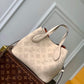 M21849 Blossom PM Handbag 20cm milk white