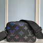 M22495 Comet Messenger PM 25cm Black Borealis Monogram