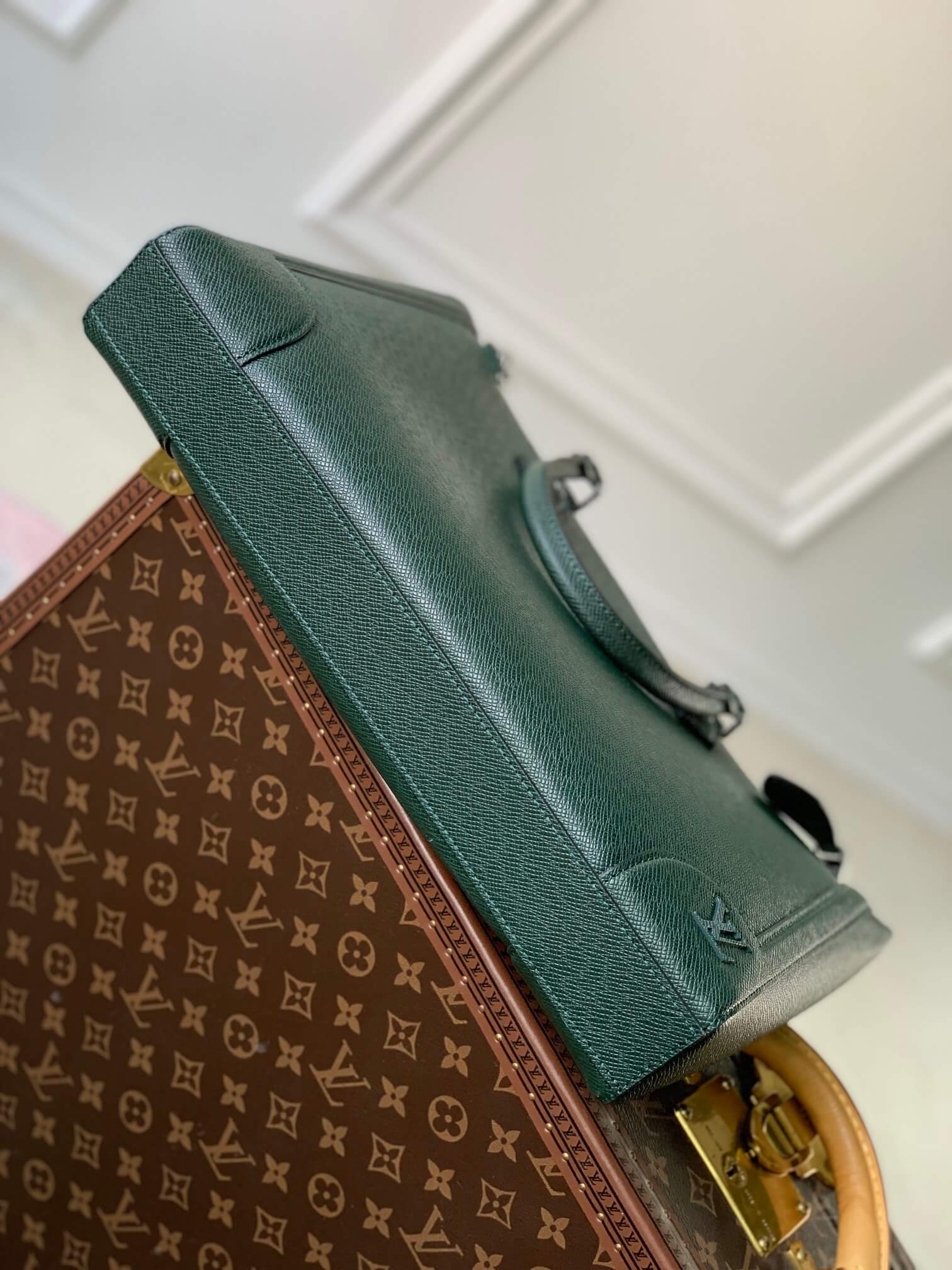 M30810 SLIM BRIEFCASE briefcase Taïga 40CM green