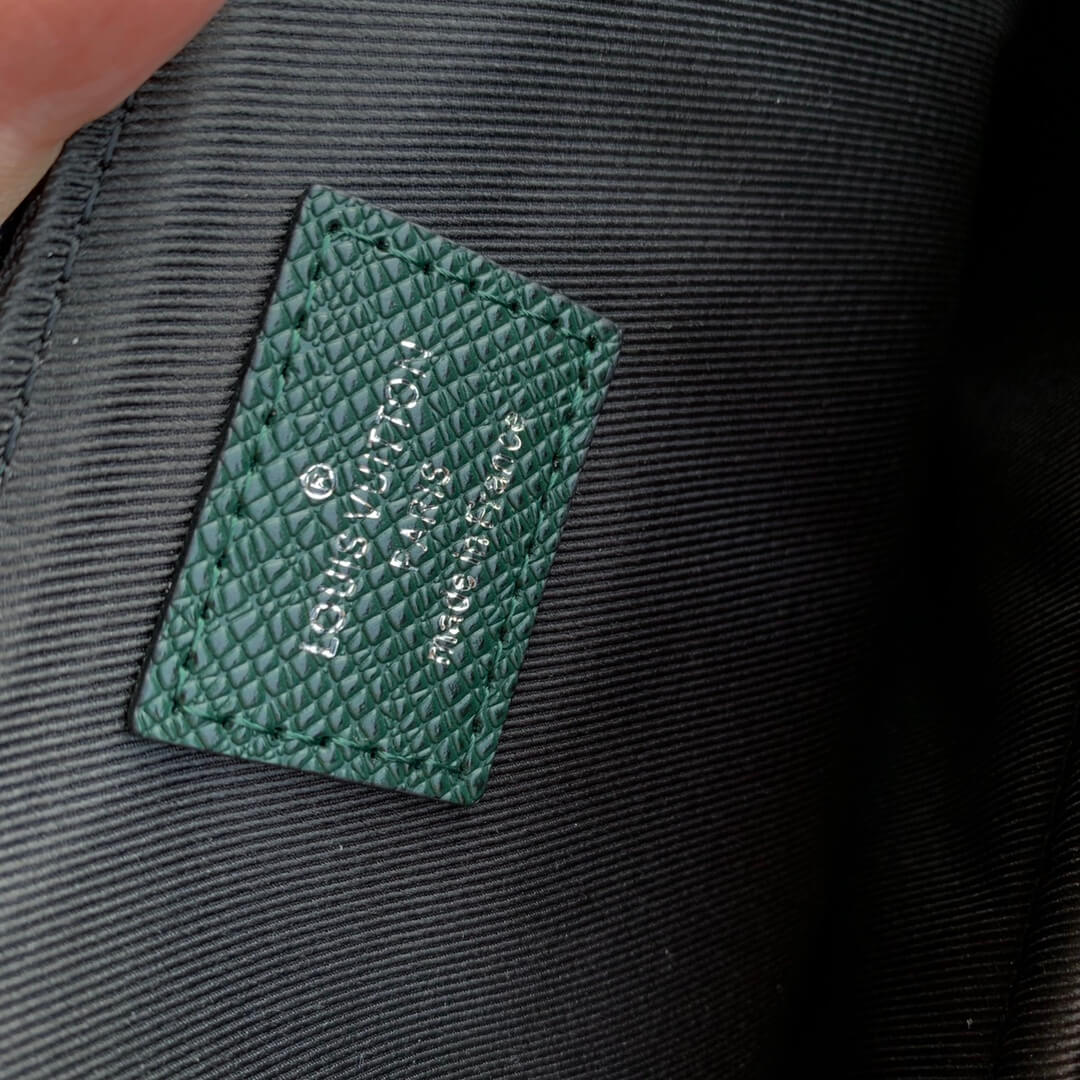 M30810 SLIM BRIEFCASE briefcase Taïga 40CM green