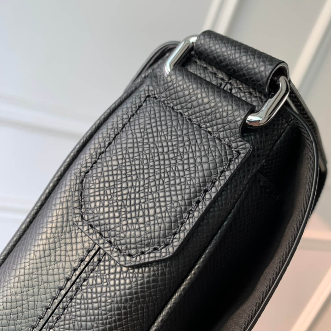 M30850 District PM Taïga 26cm black man bag