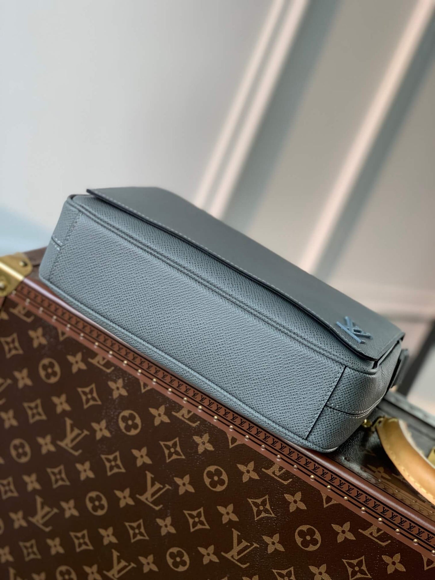 M30851 District PM Taïga 26cm grey man bag