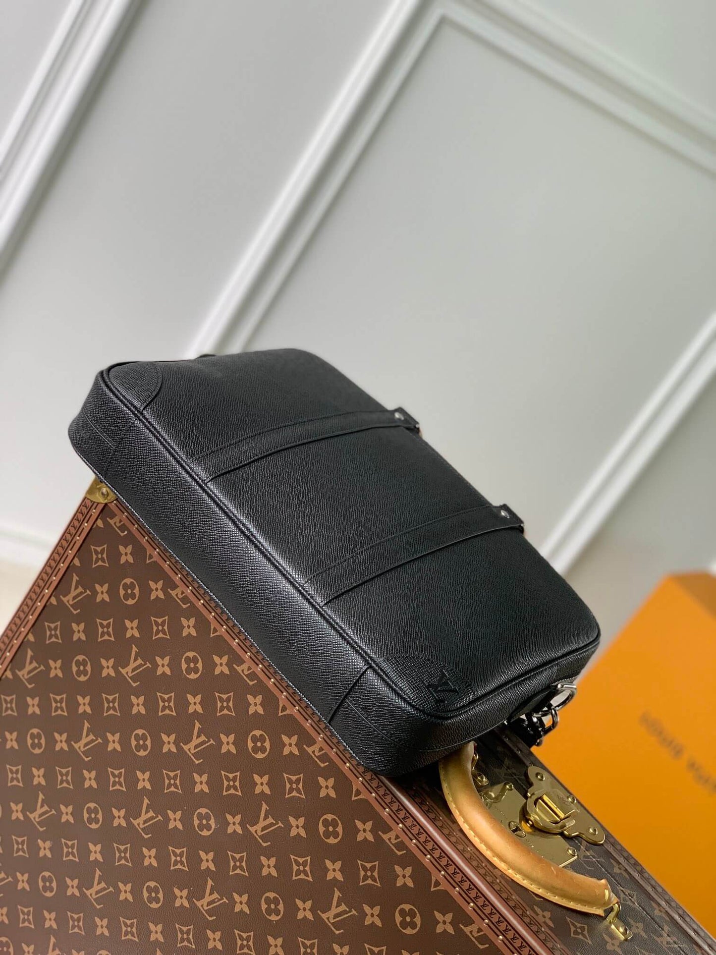 M30925 Porte-Documents Voyage PM 36.5cm Taïga Noir black