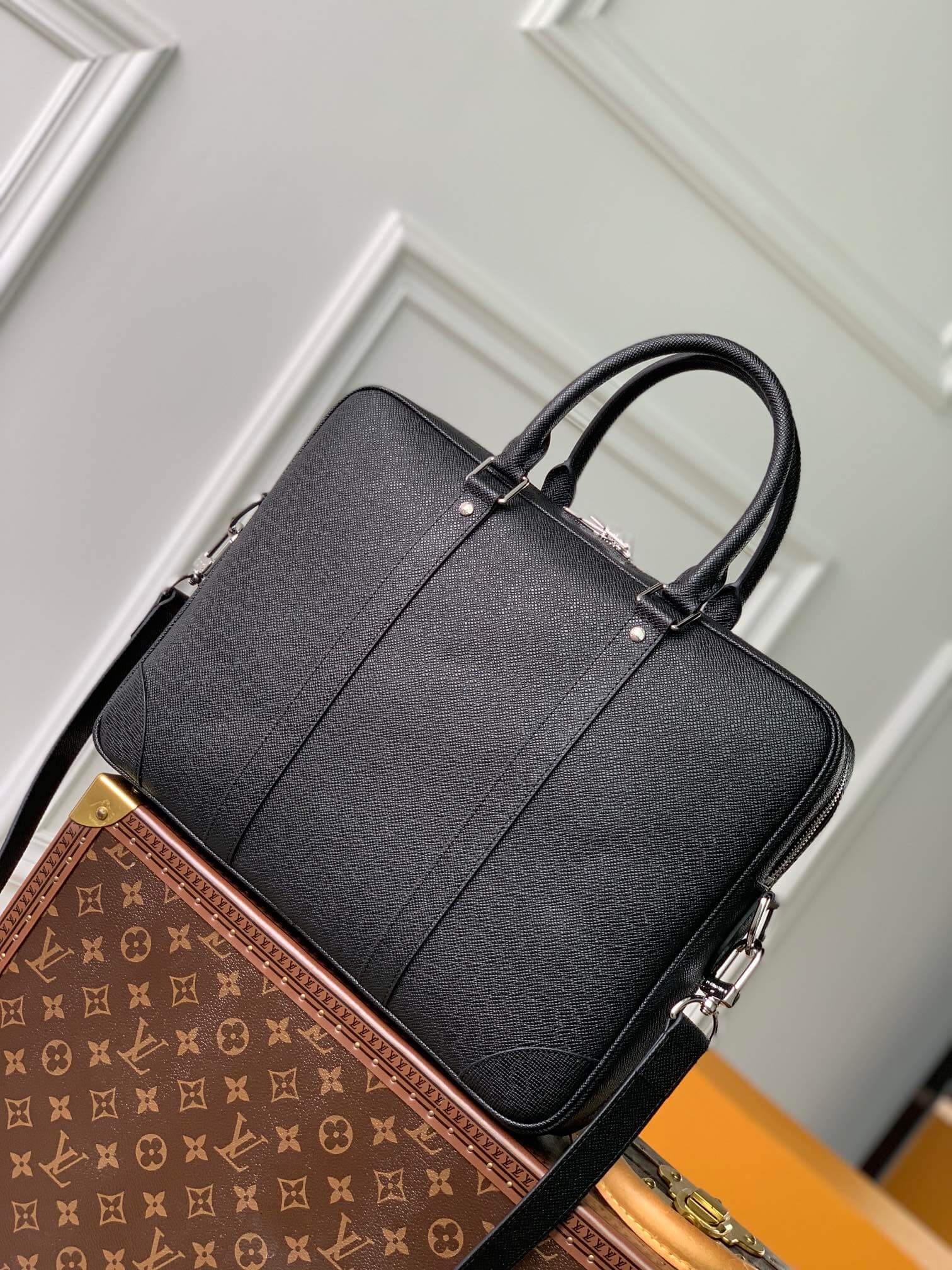 M30925 Porte-Documents Voyage PM 36.5cm Taïga Noir black