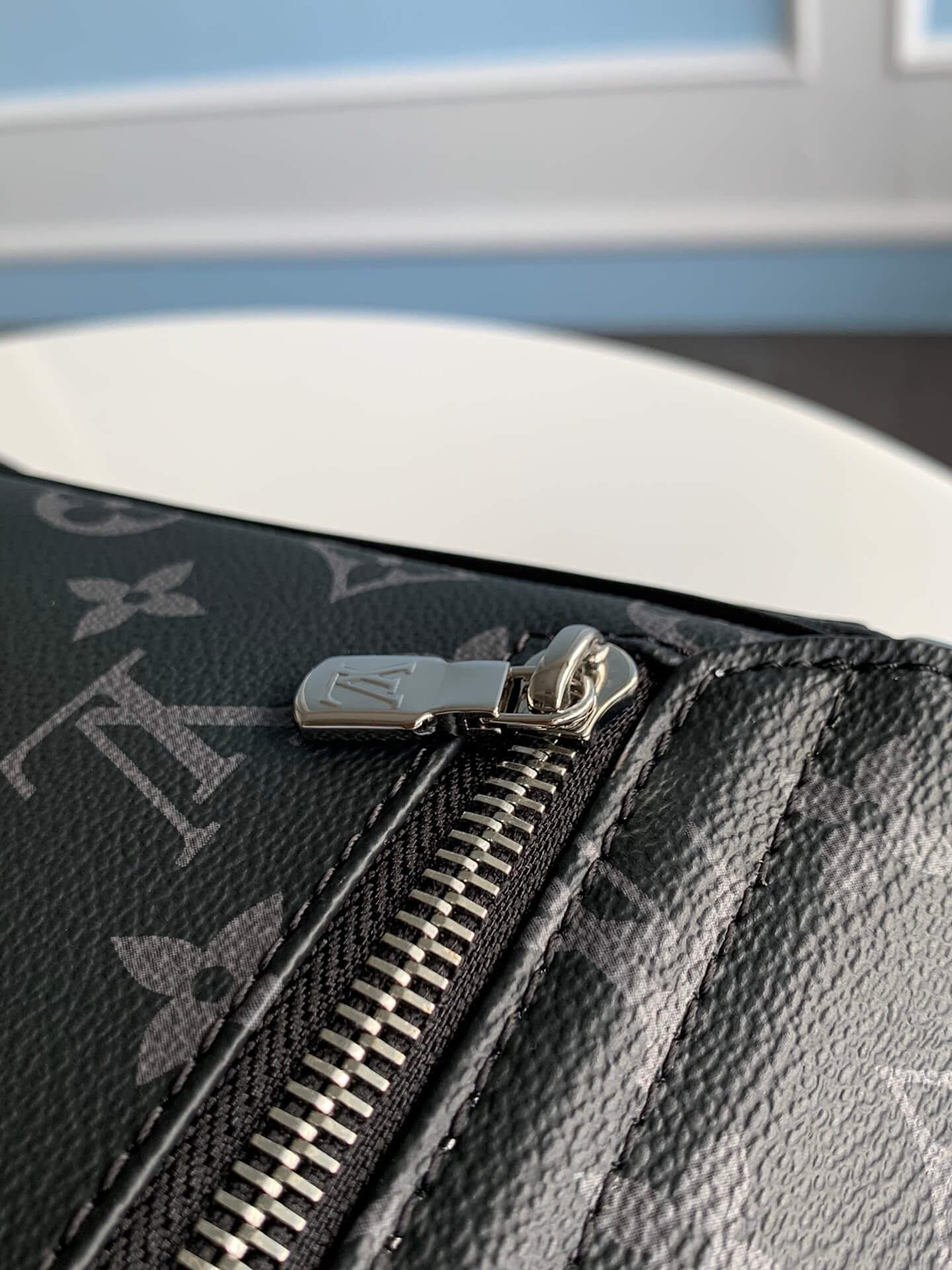 M46255 District PM monogram messenger bag 25cm black