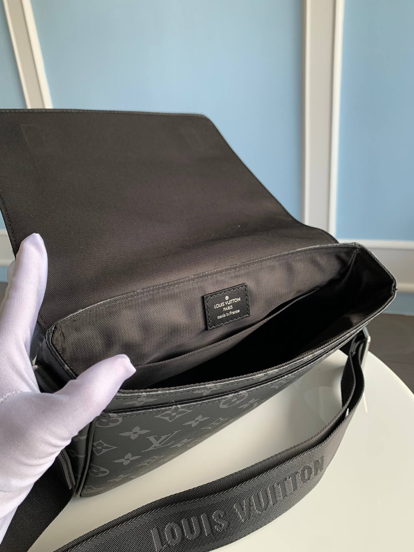 M46255 District PM monogram messenger bag 25cm black